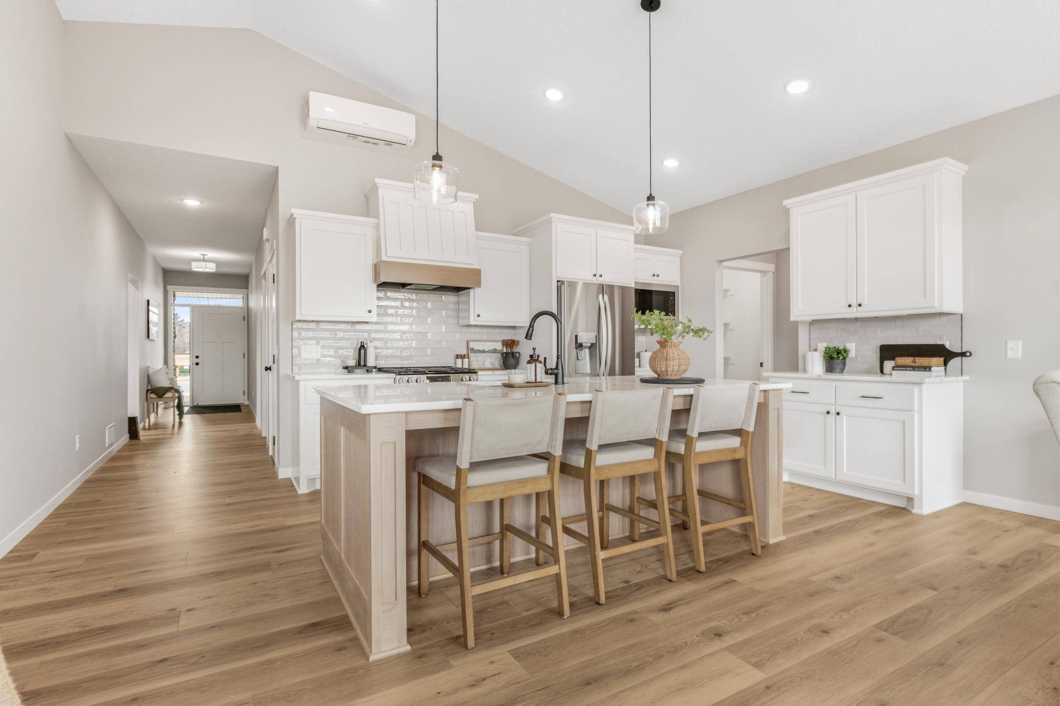 713 David Way, Isanti, MN 55040