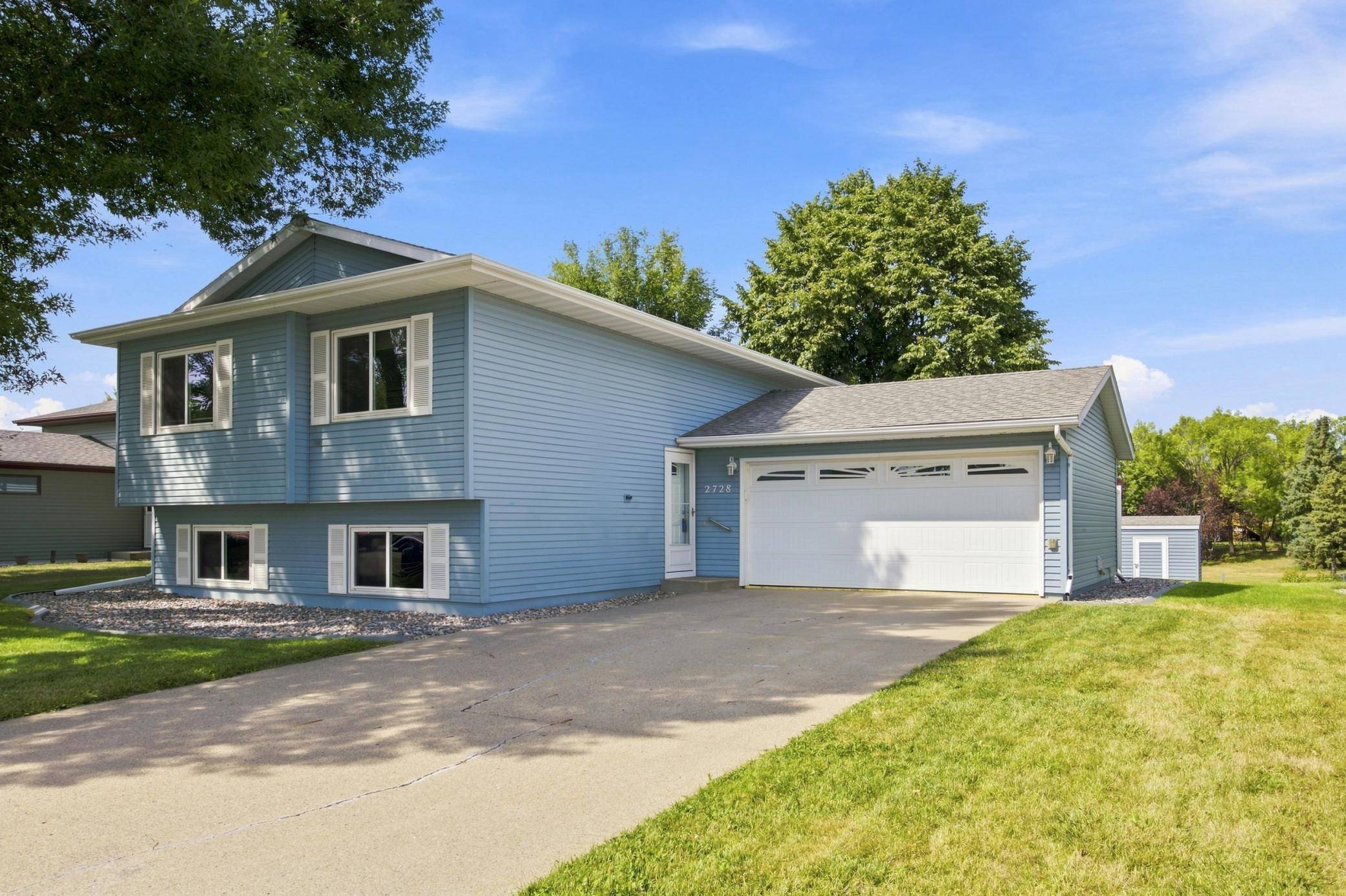 2728 29th AVE S, Moorhead, MN 56560