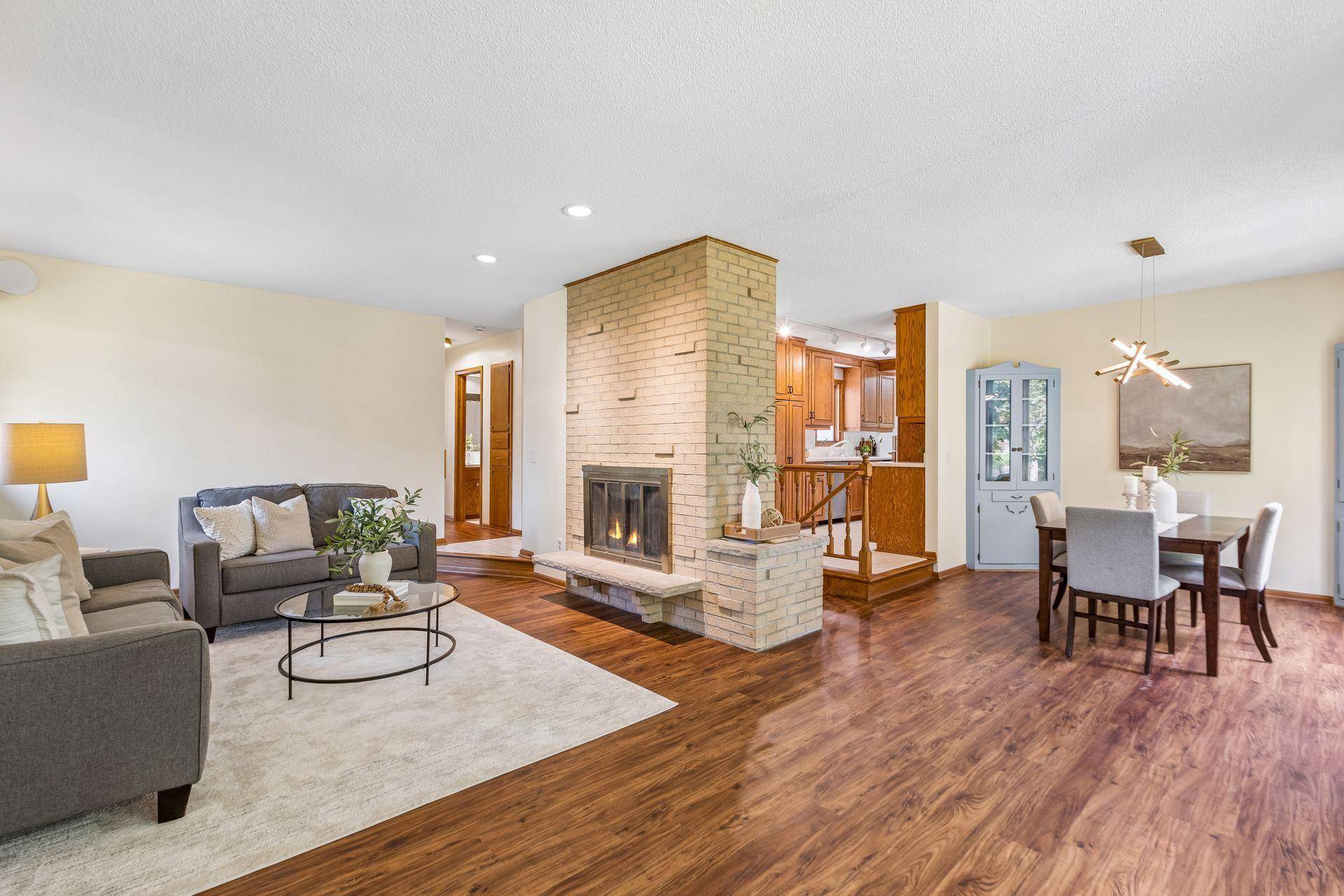 5908 W 104th ST, Bloomington, MN 55438