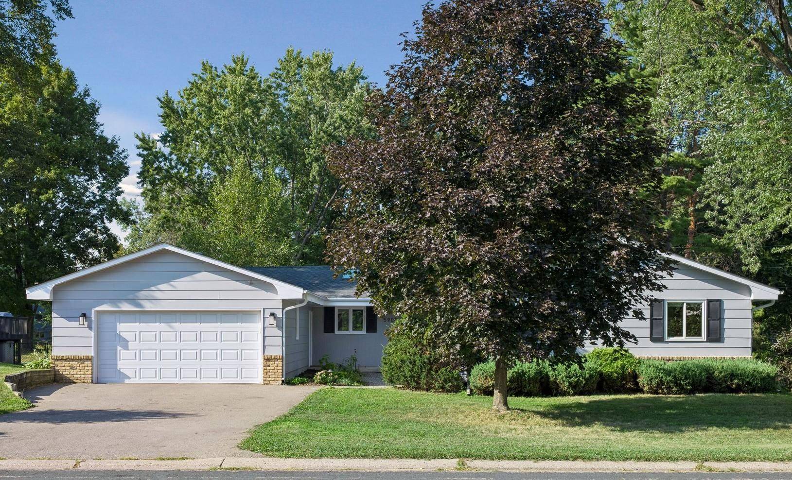 5908 W 104th ST, Bloomington, MN 55438