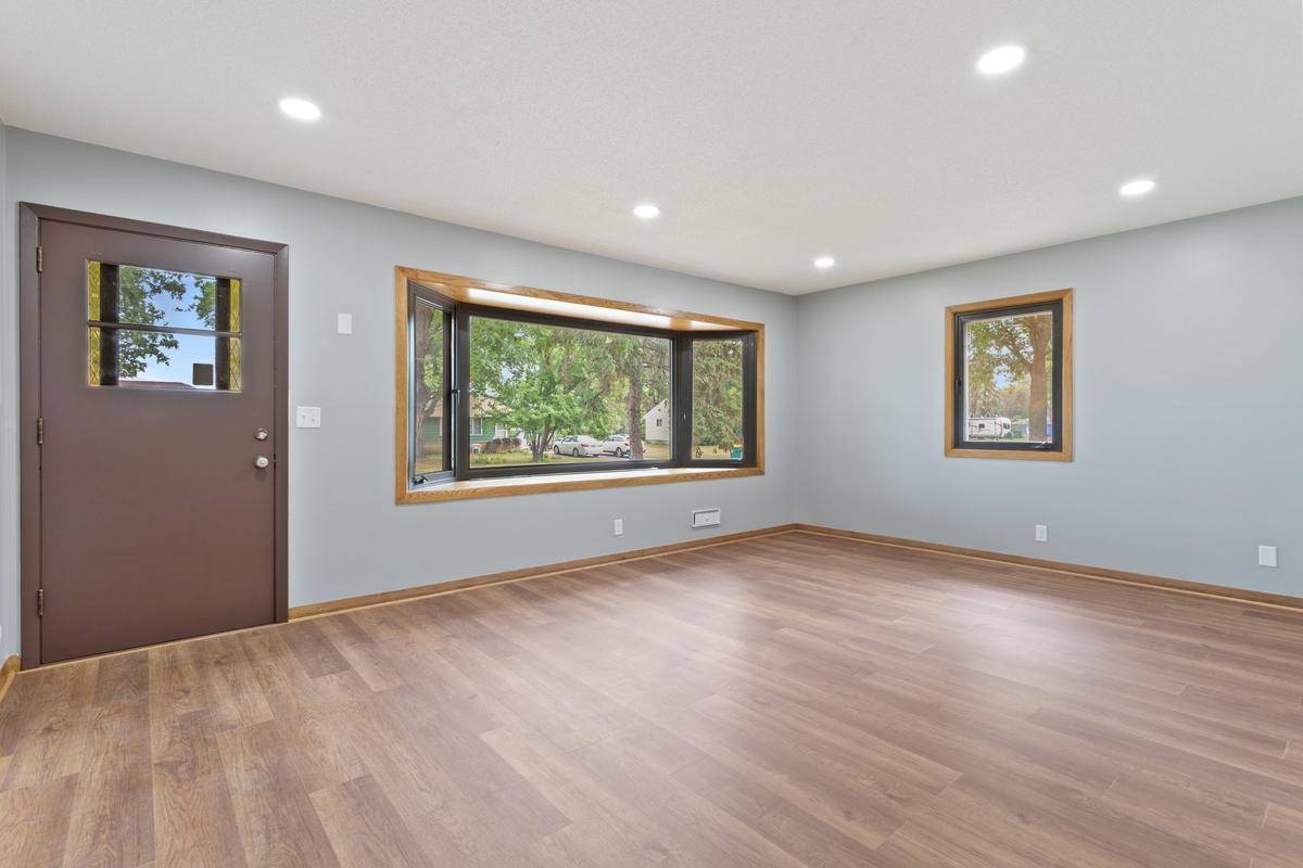 5725 Northport DR, Brooklyn Center, MN 55429