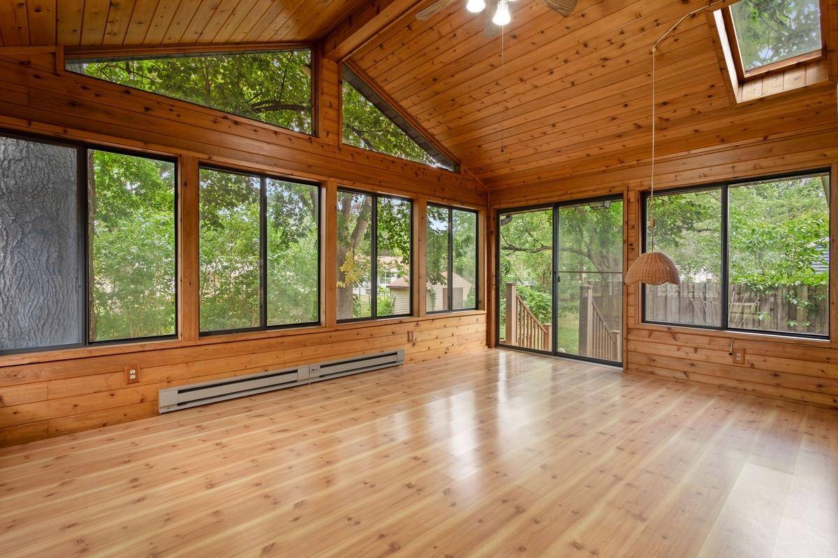 5725 Northport DR, Brooklyn Center, MN 55429