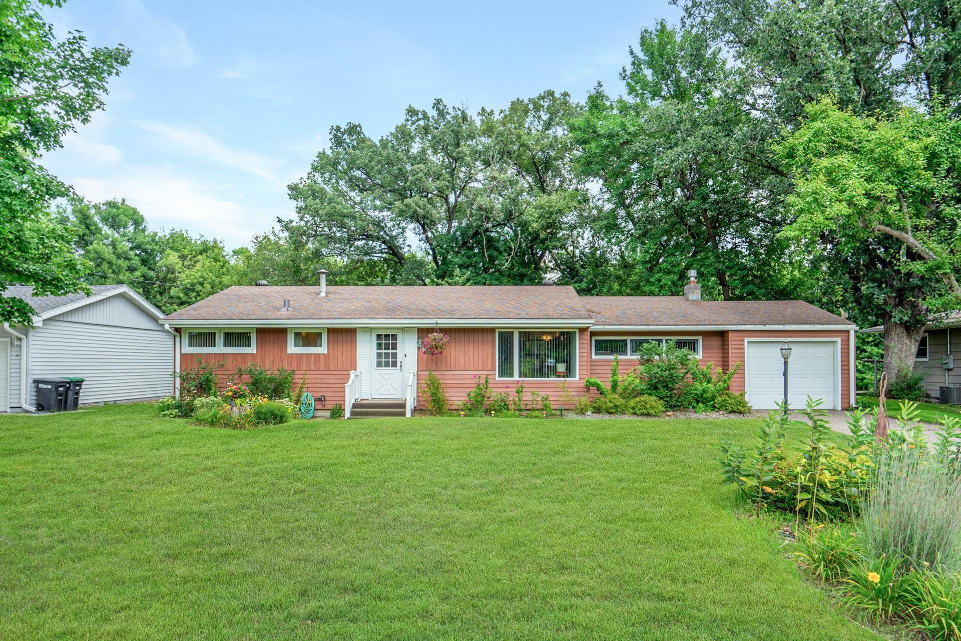 59 Edgewater DR, Little Falls, MN 56345