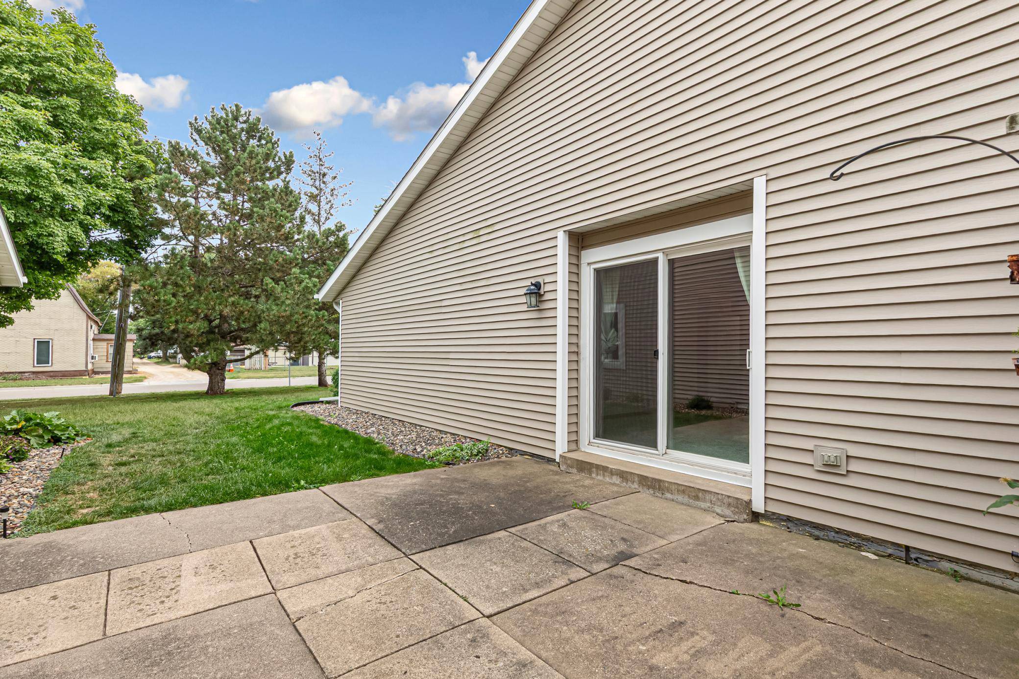 417 Whispering River LN, Farmington, MN 55024