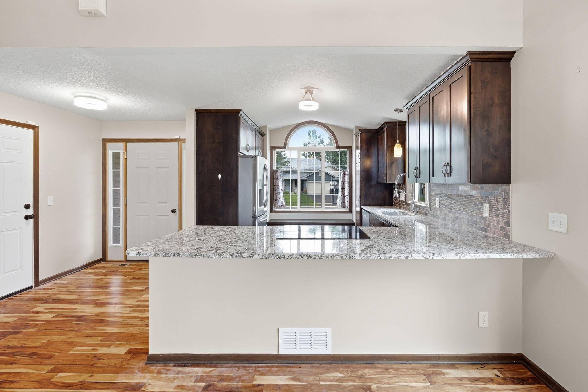 4442 Eakern CIR NE, Monticello, MN 55362