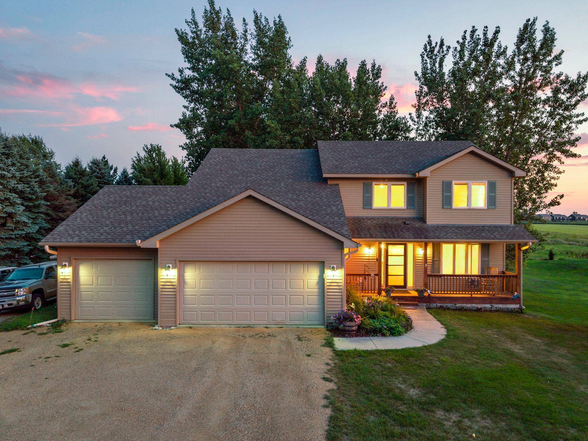 7531 E 250th ST, Elko New Market, MN 55020
