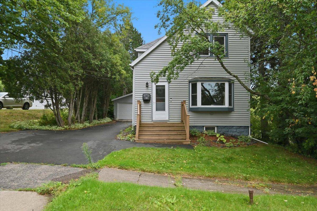 128 W Quince ST, Duluth, MN 55811