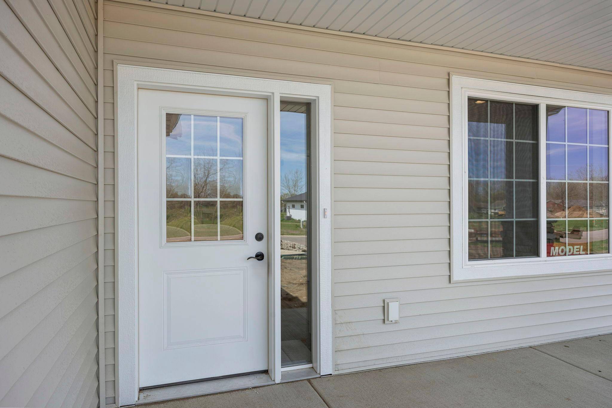 216 10th AVE NE, Hutchinson, MN 55350