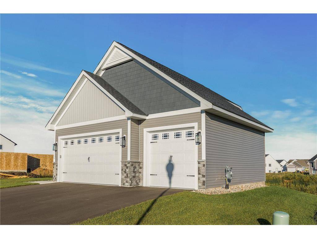 246 10th AVE NE, Hutchinson, MN 55350