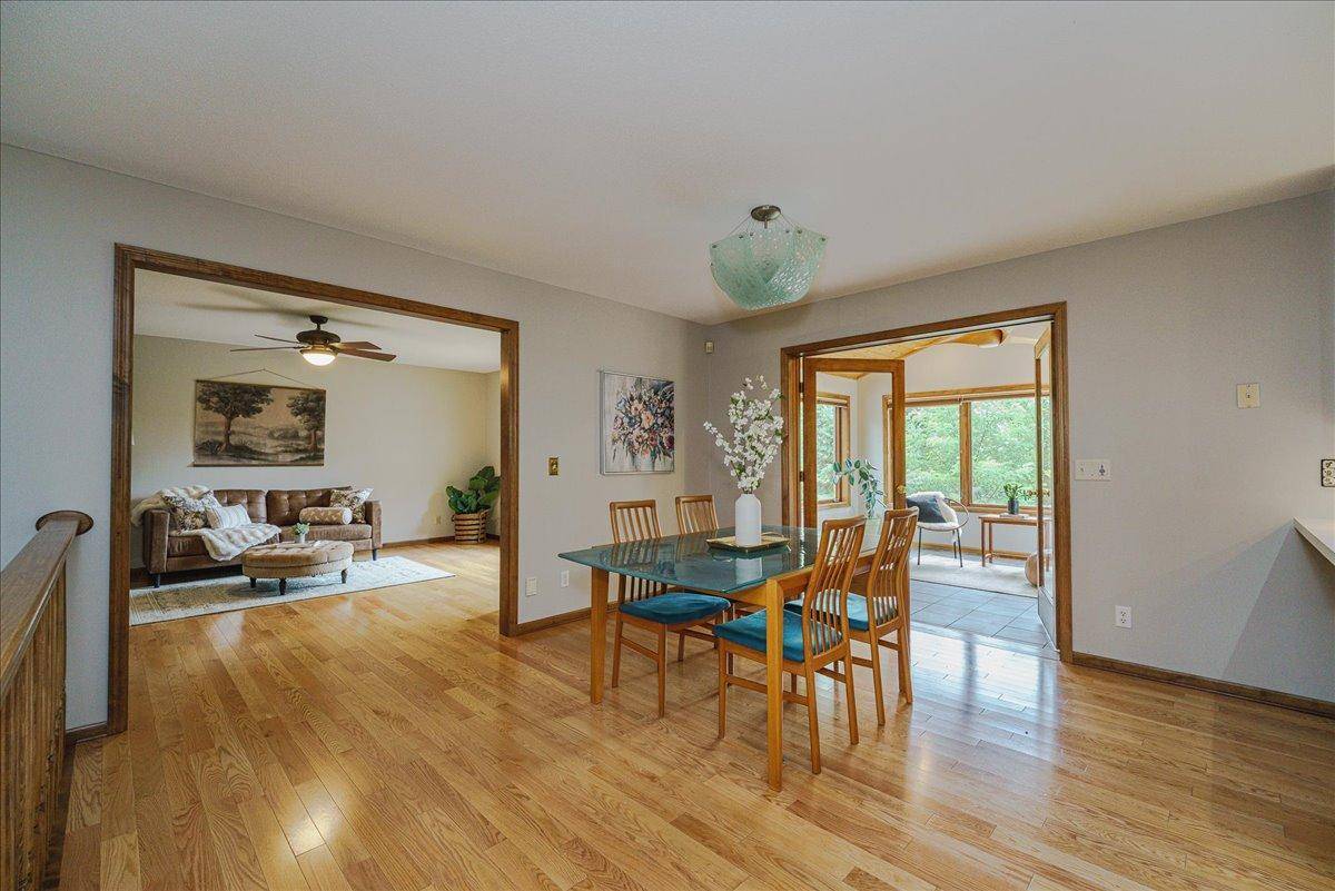 1060 Dennis ST S, Maplewood, MN 55119