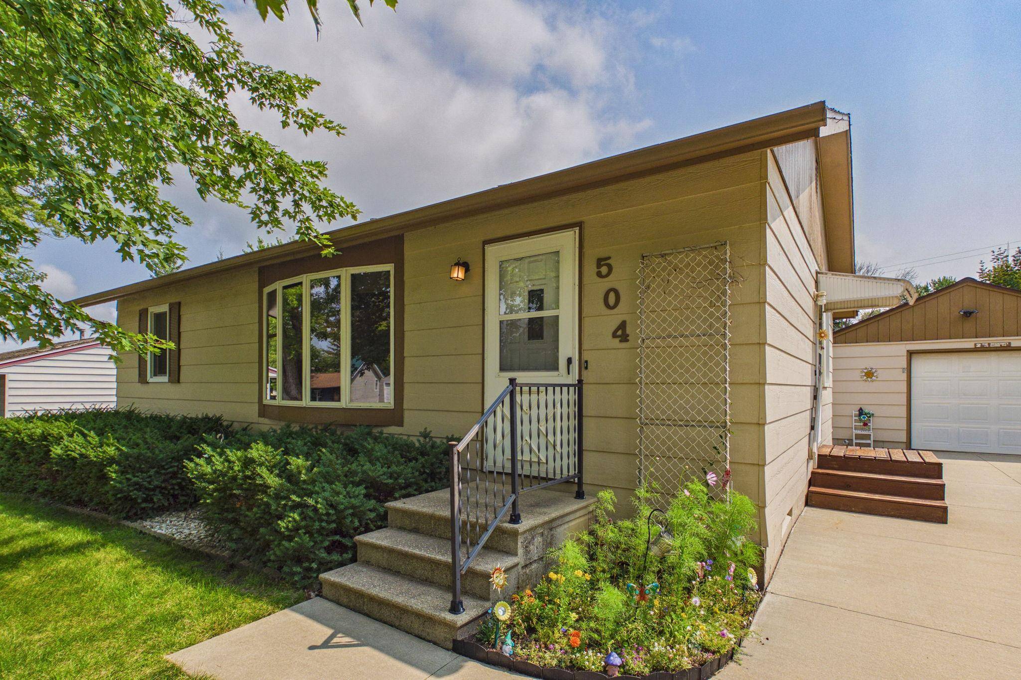 504 3rd AVE NE, Byron, MN 55920
