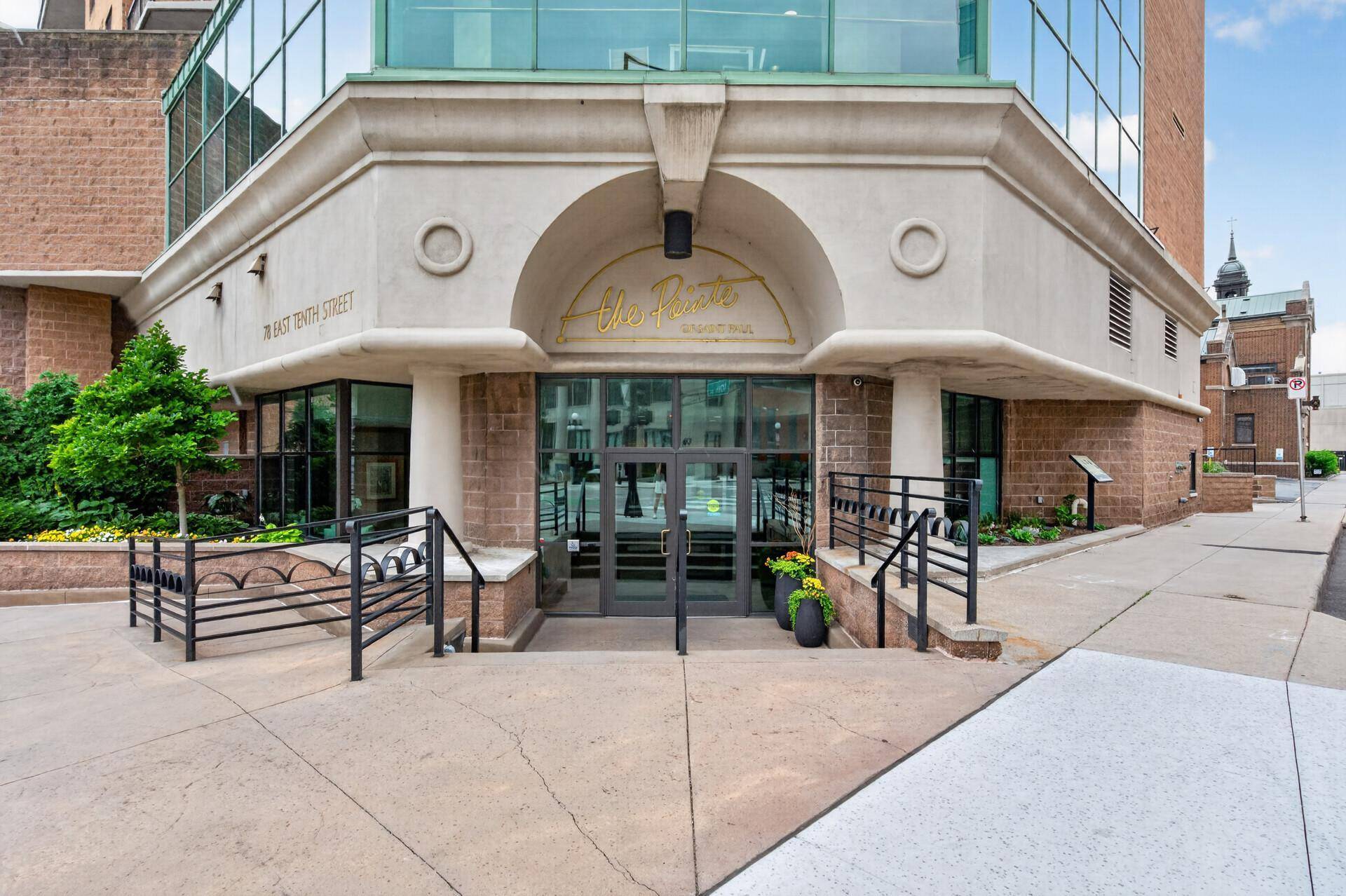 78 10th E ST #1909, Saint Paul, MN 55101