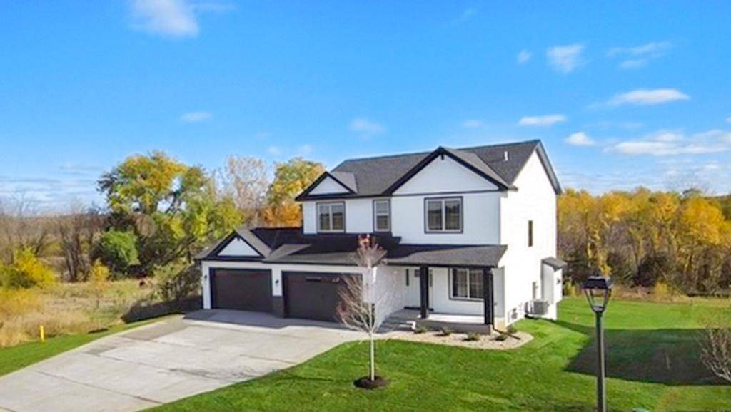 7993 Hunter Lake DR, Clear Lake, MN 55319