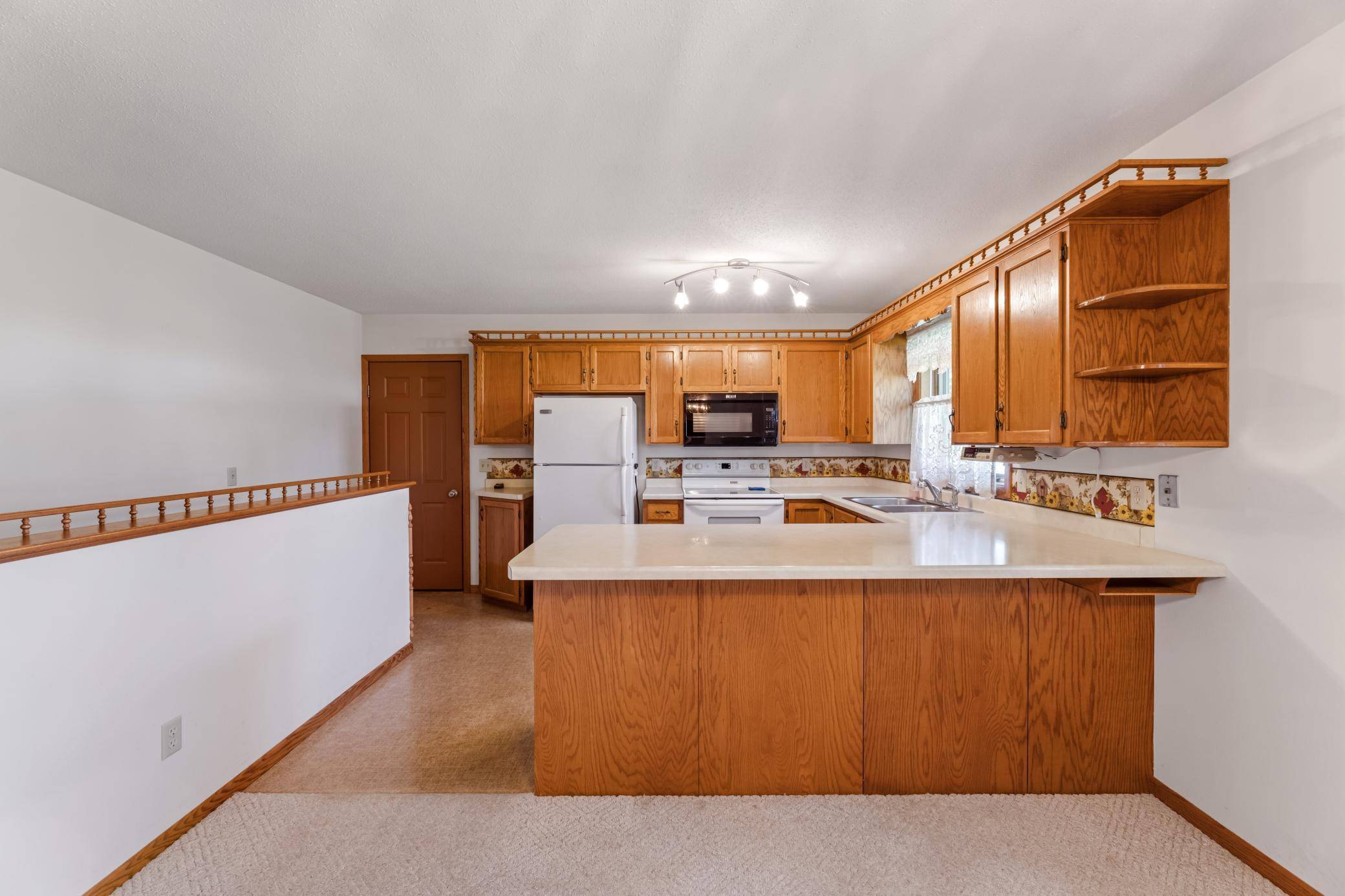442 S Sunnyside DR, Caledonia, MN 55921