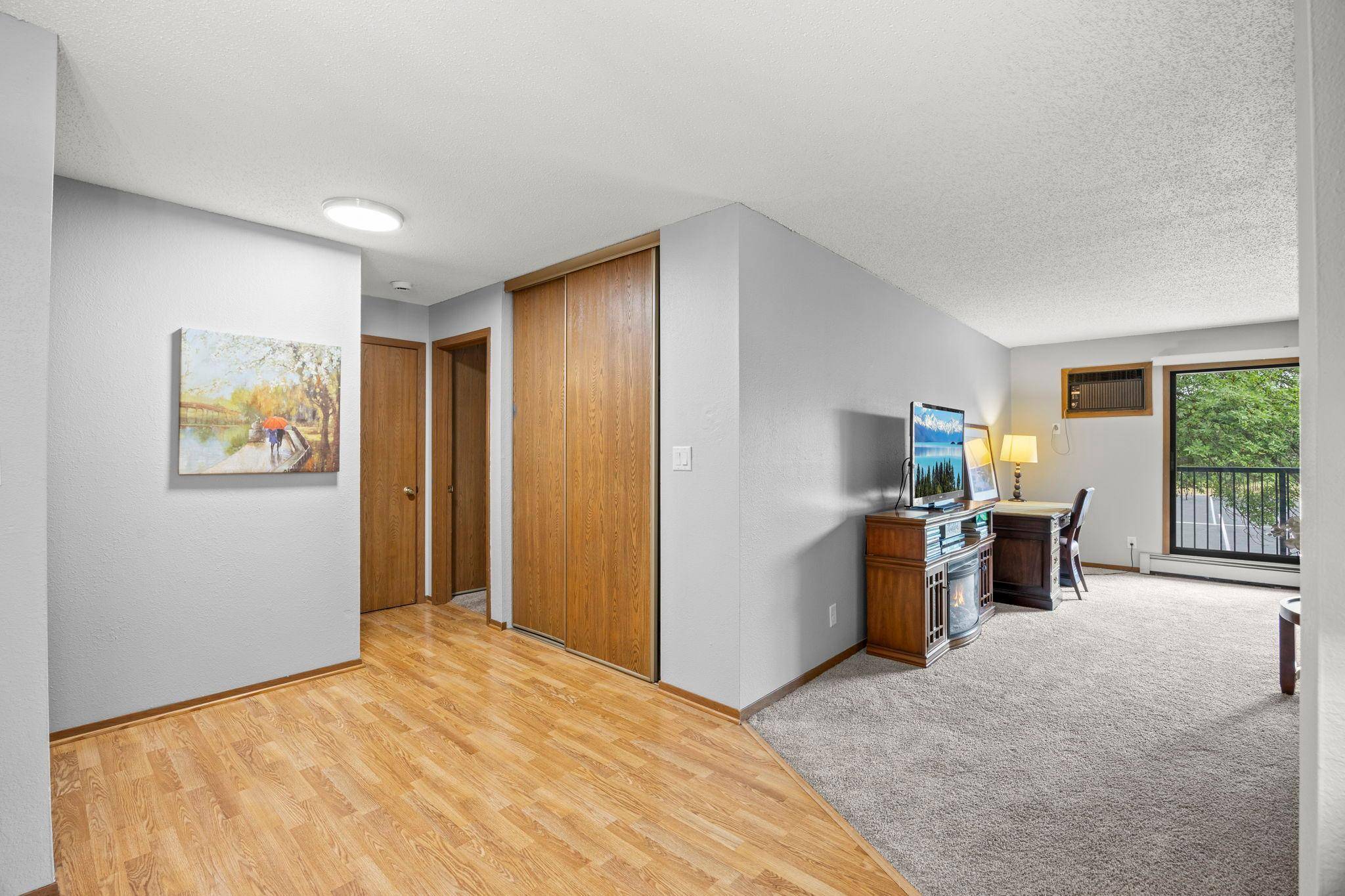 4 Pine Tree DR #218, Arden Hills, MN 55112