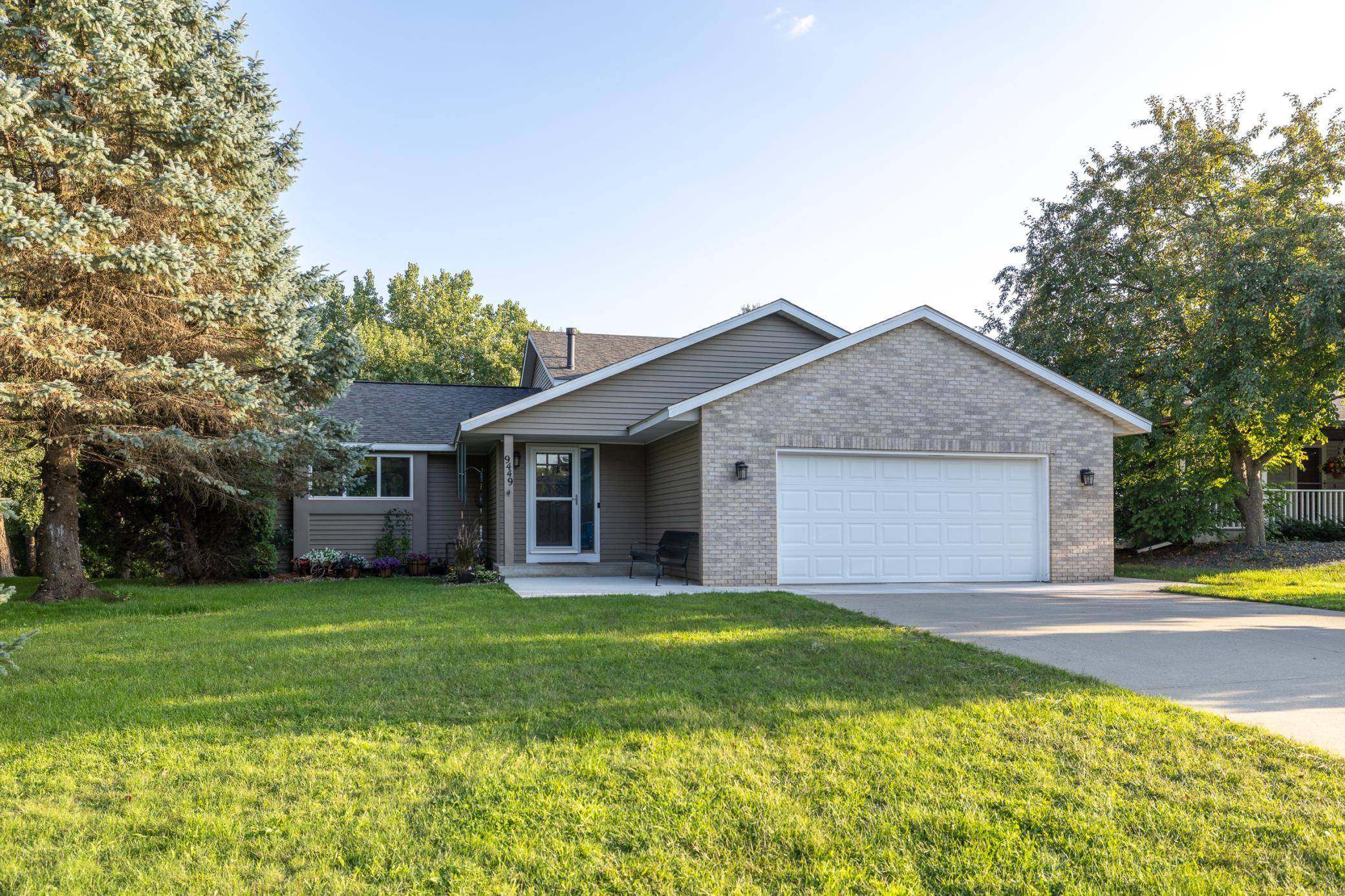 9449 83rd ST S, Cottage Grove, MN 55016