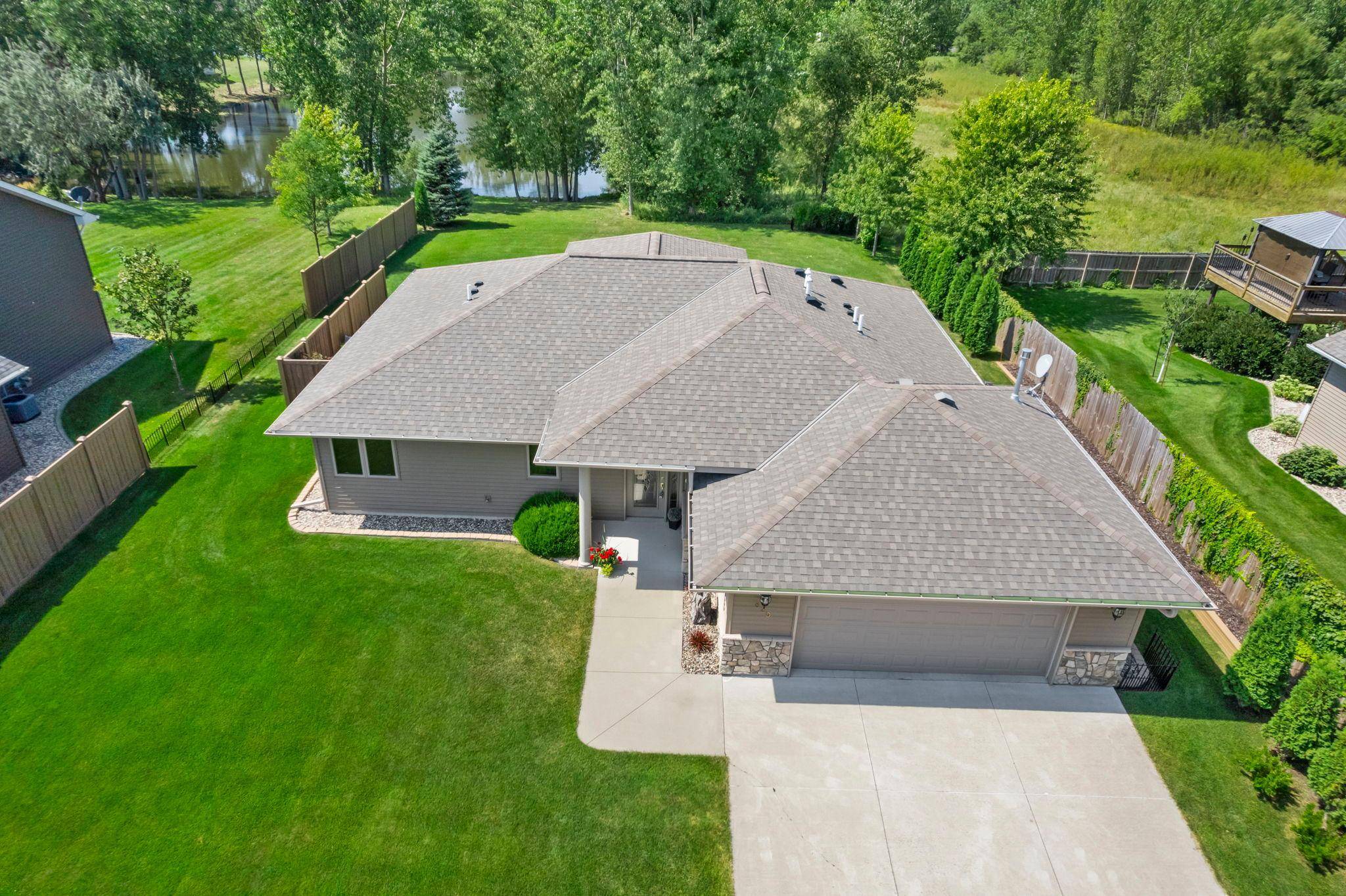 820 Willow DR, Hutchinson, MN 55350