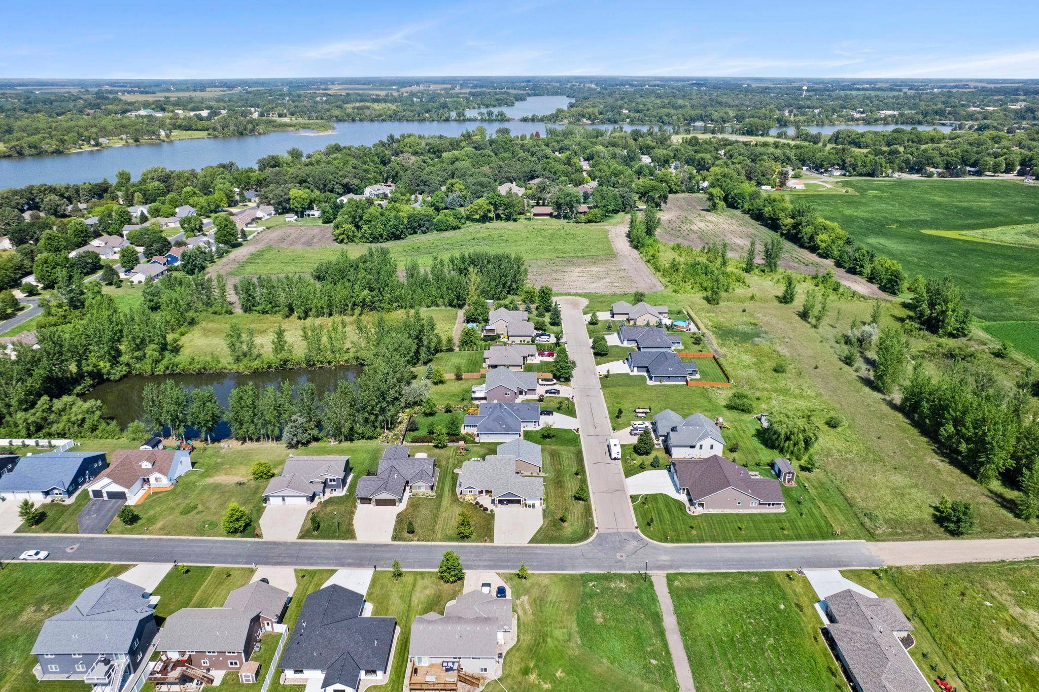 820 Willow DR, Hutchinson, MN 55350