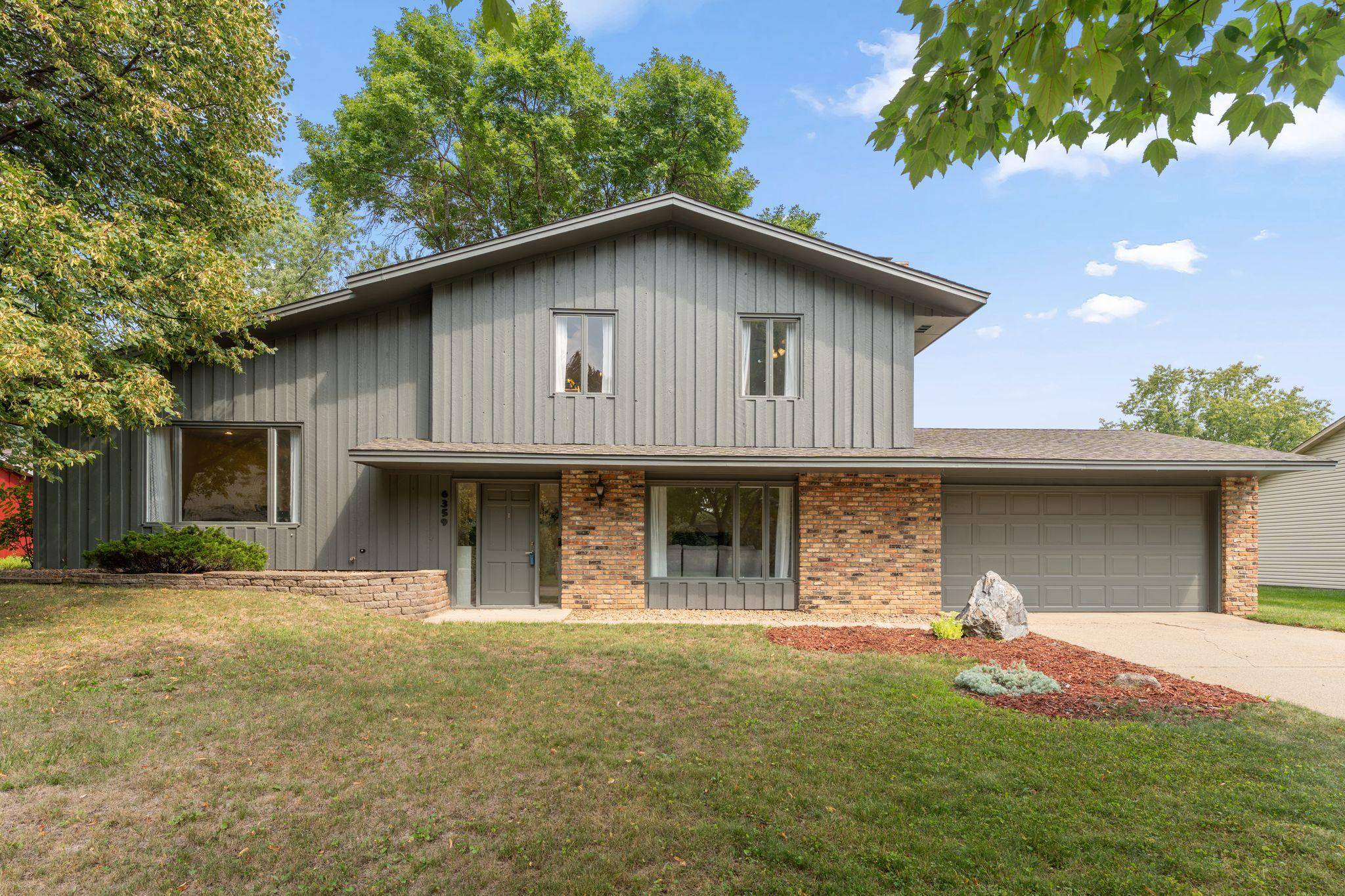 6359 131st Street CT, Apple Valley, MN 55124
