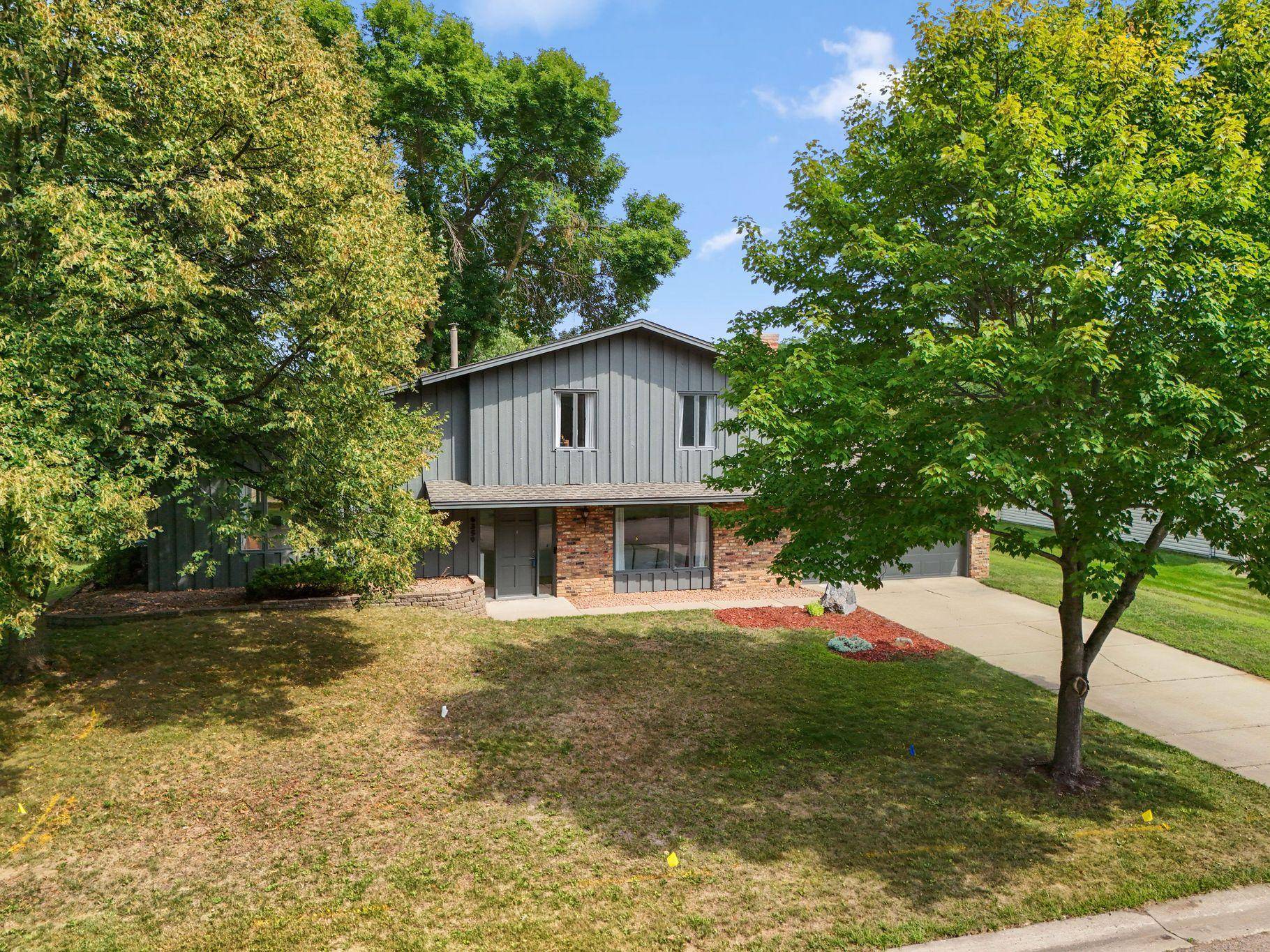 6359 131st Street CT, Apple Valley, MN 55124