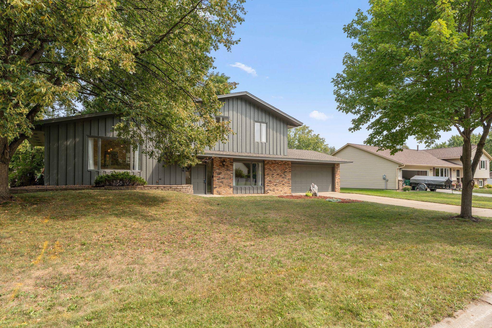 6359 131st Street CT, Apple Valley, MN 55124