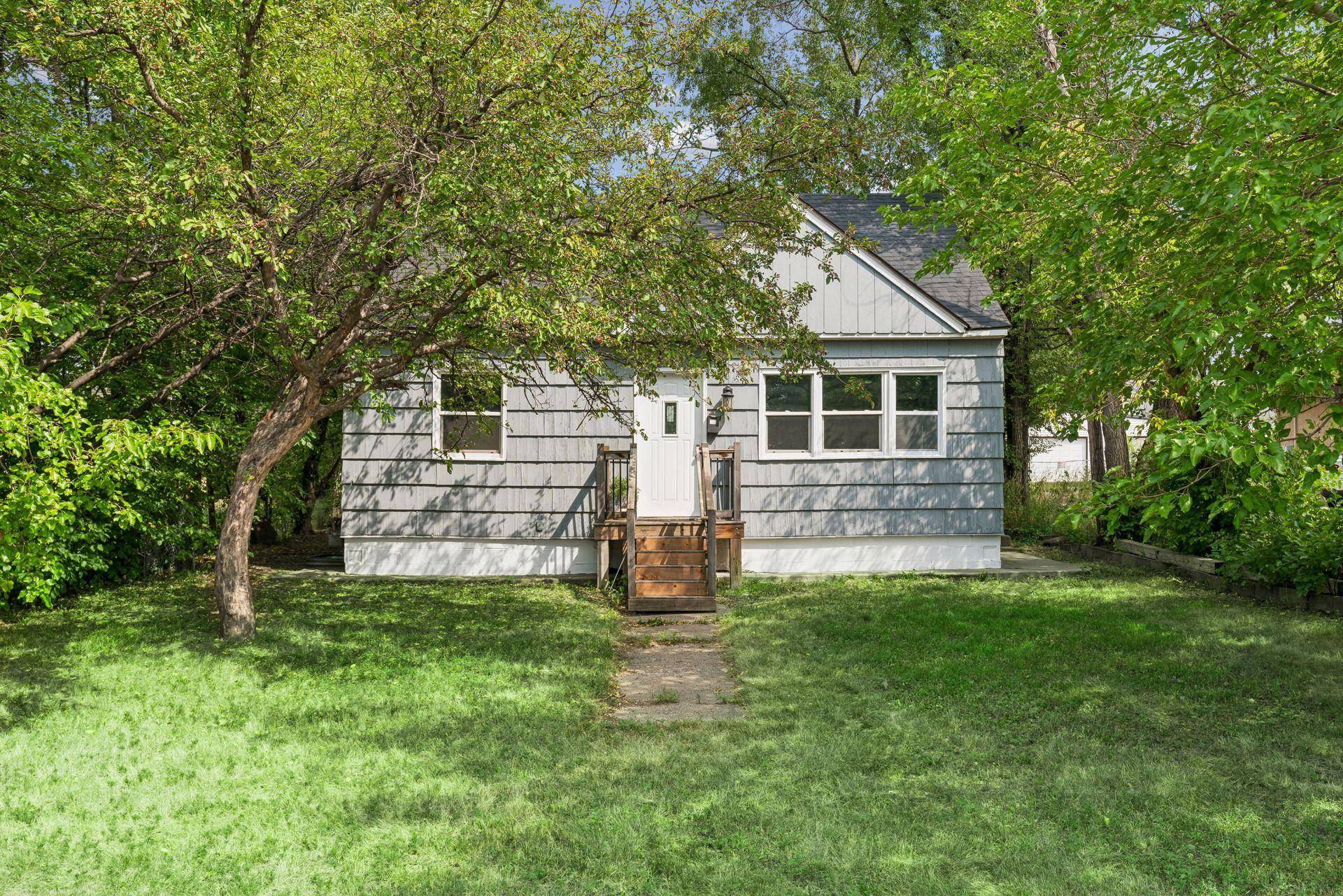 5149 University AVE NE, Columbia Heights, MN 55421