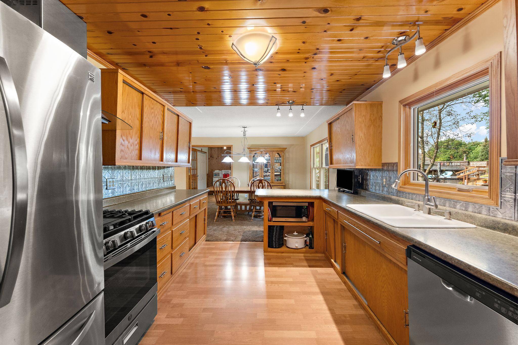 1049 2nd ST, Saint Paul Park, MN 55071