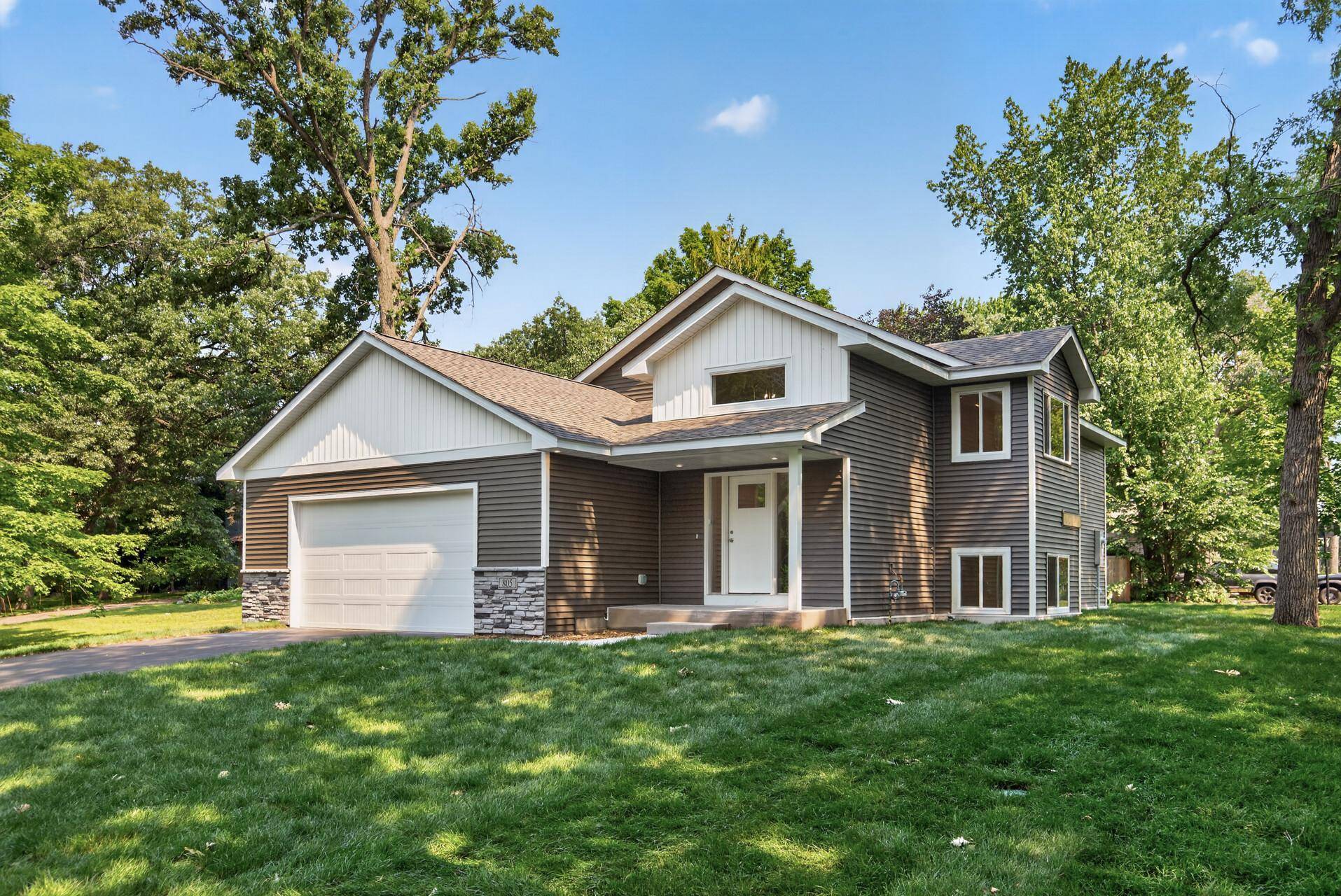 515 Farrell ST N, Maplewood, MN 55119
