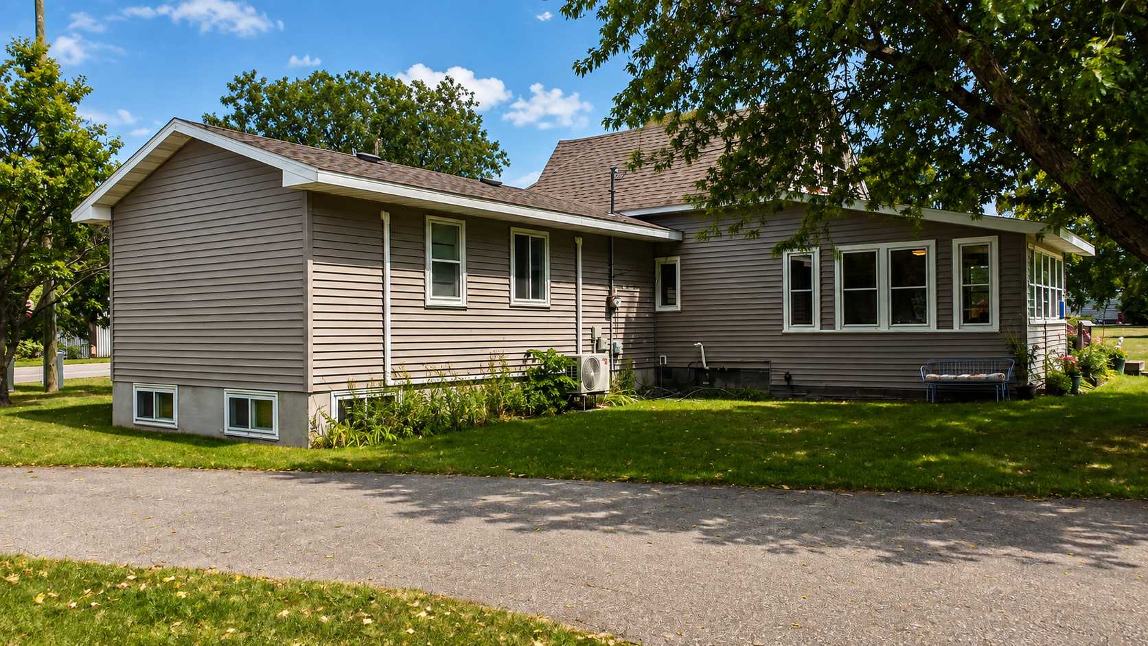 305 W Holdt ST, Battle Lake, MN 56515