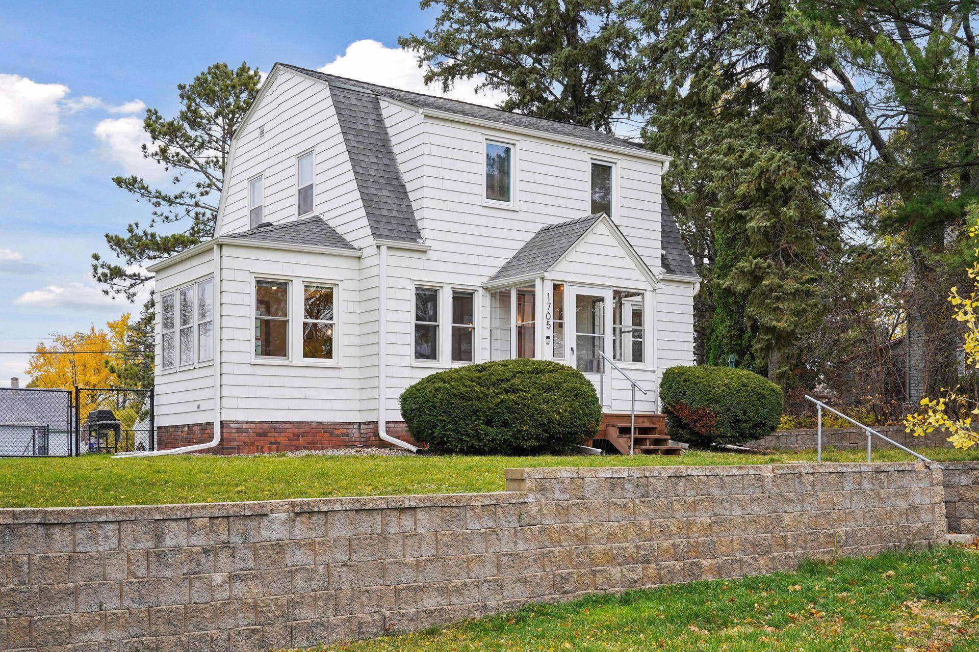 1705 Ivy AVE E, Saint Paul, MN 55106