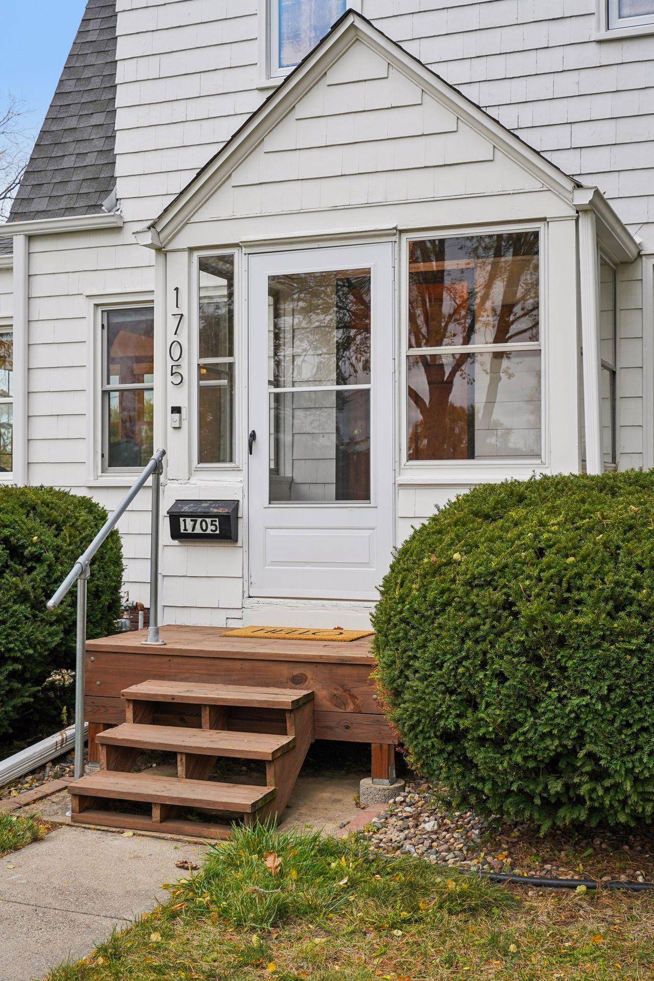 1705 Ivy AVE E, Saint Paul, MN 55106