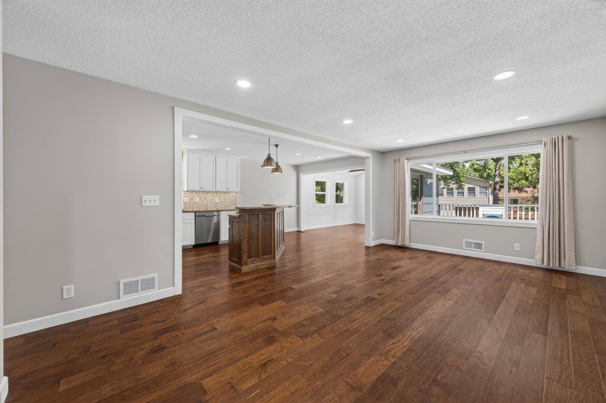 2421 4th ST, White Bear Twp, MN 55110