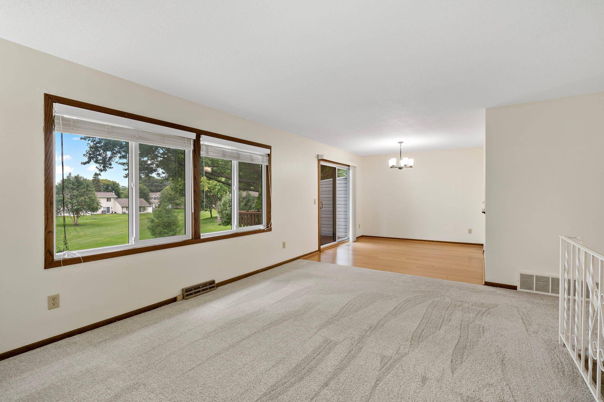 582 Clover Leaf Pkwy NE, Blaine, MN 55434