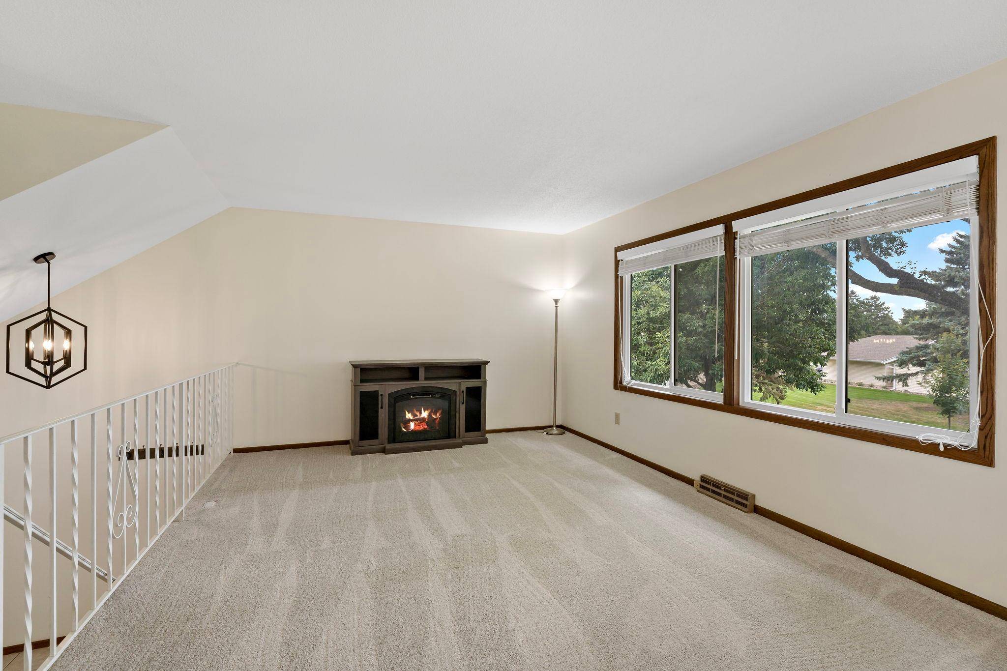 582 Clover Leaf Pkwy NE, Blaine, MN 55434