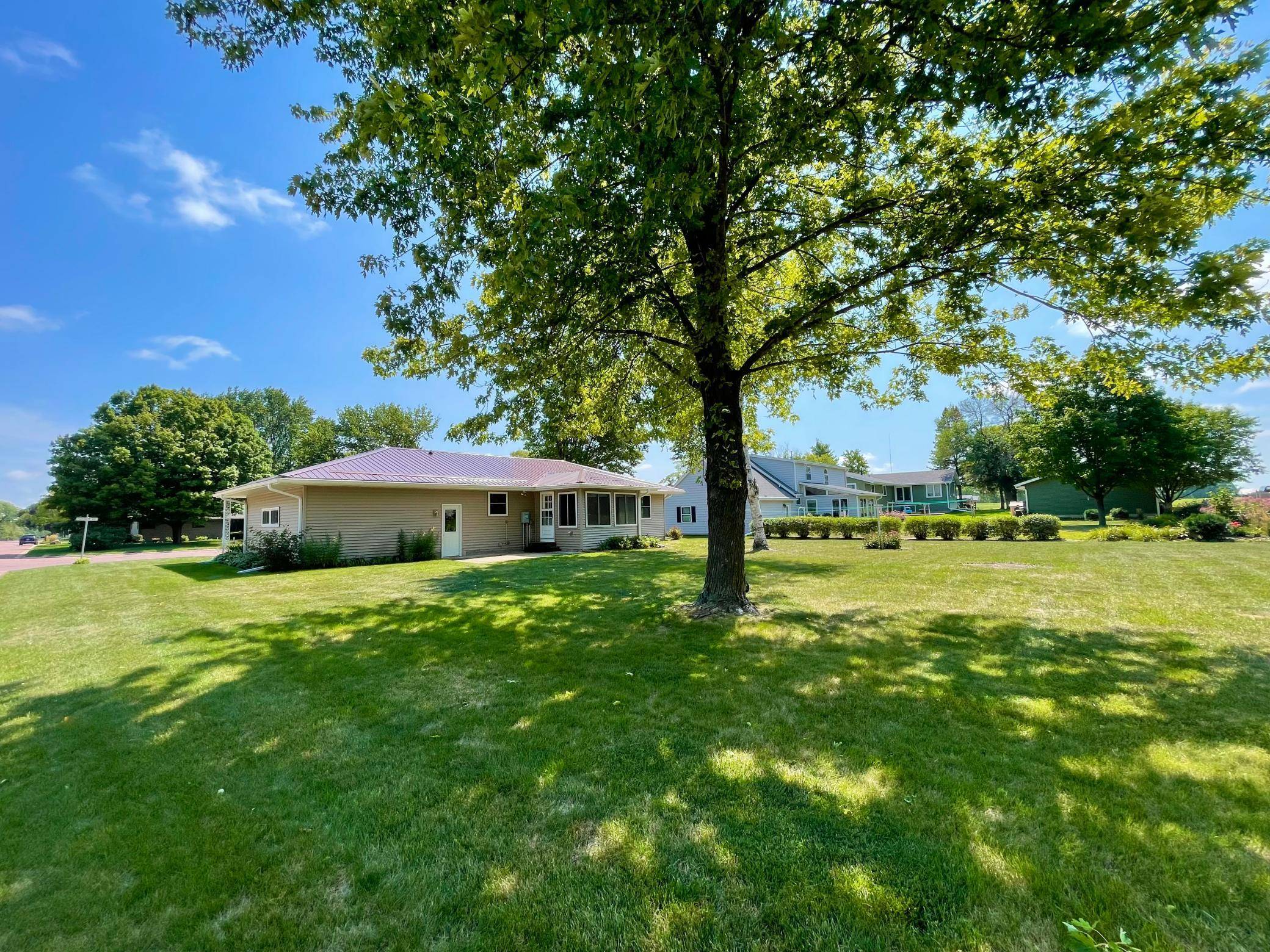 404 S Paffrath AVE, Springfield, MN 56087