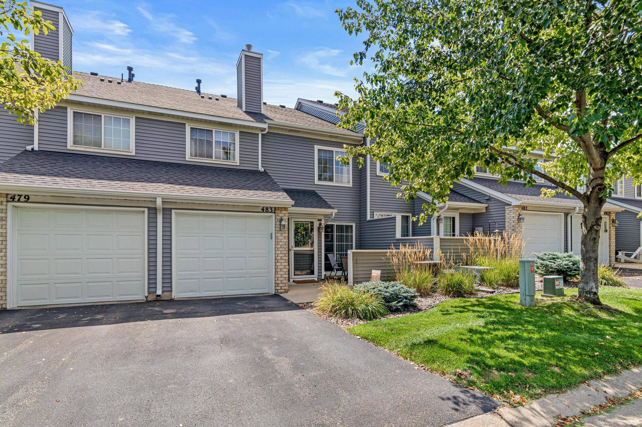 483 Mission Hills WAY E, Chanhassen, MN 55317
