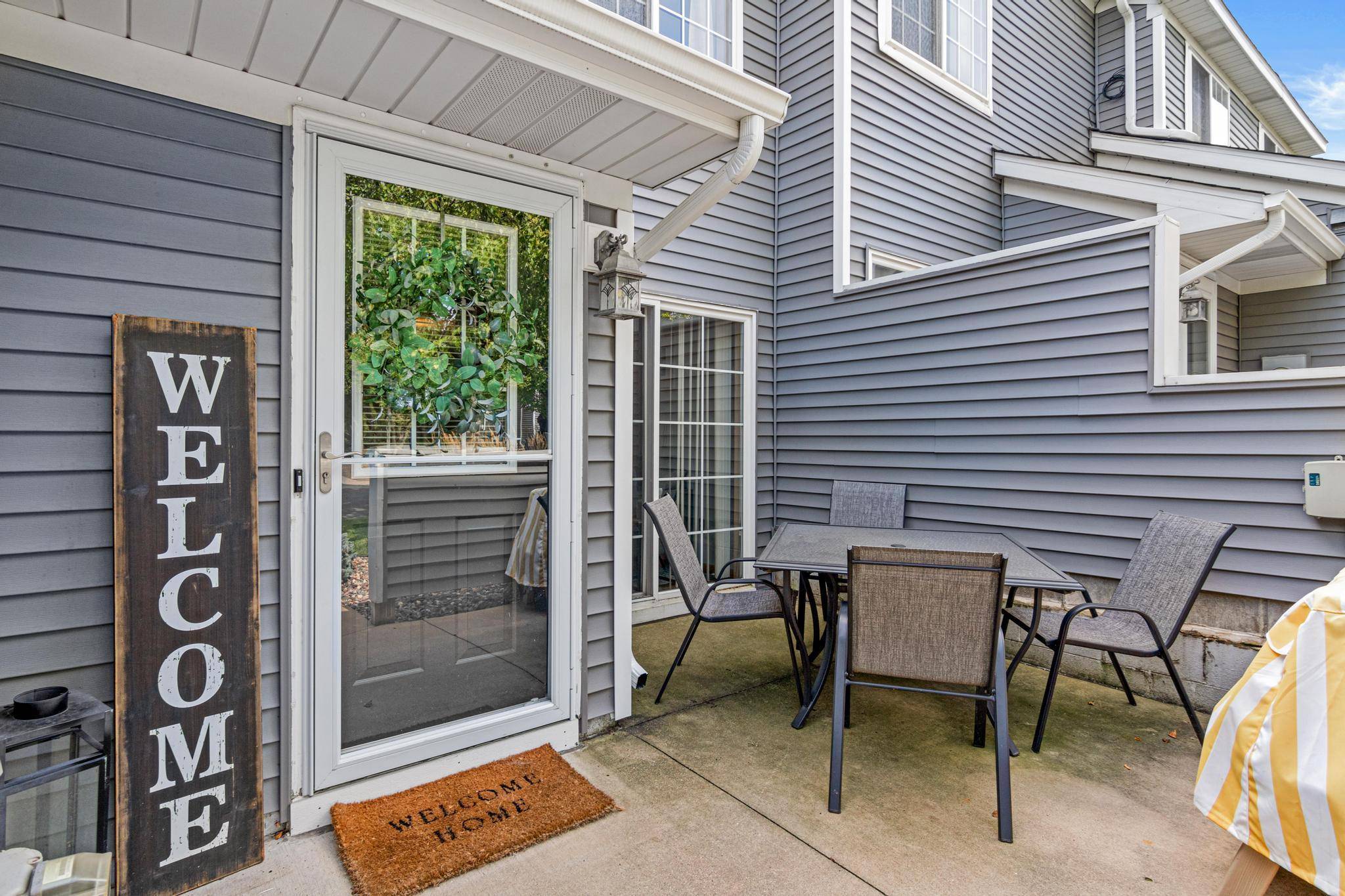 483 Mission Hills WAY E, Chanhassen, MN 55317