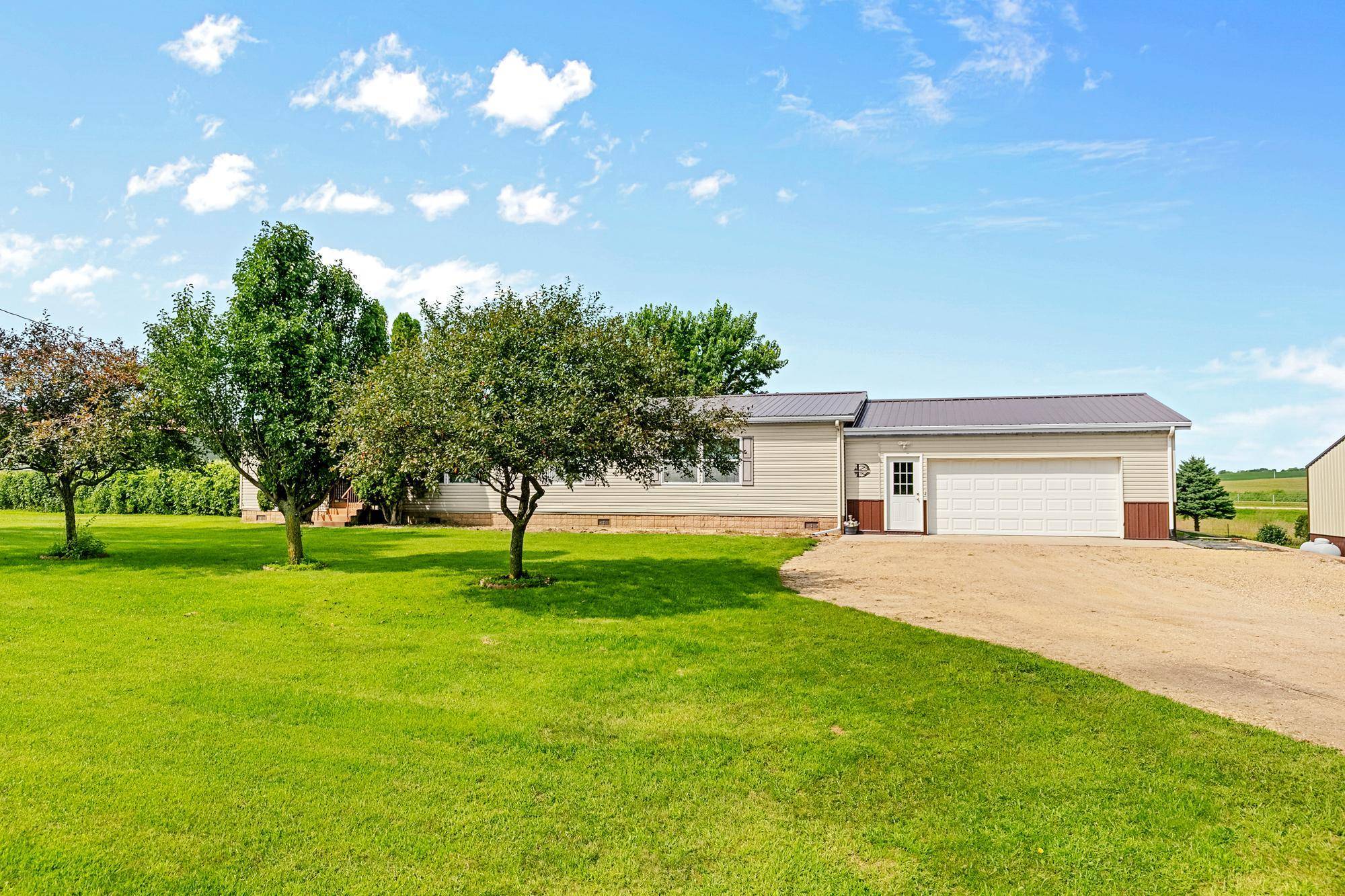 15774 SW 35th AVE, Ellendale, MN 56026