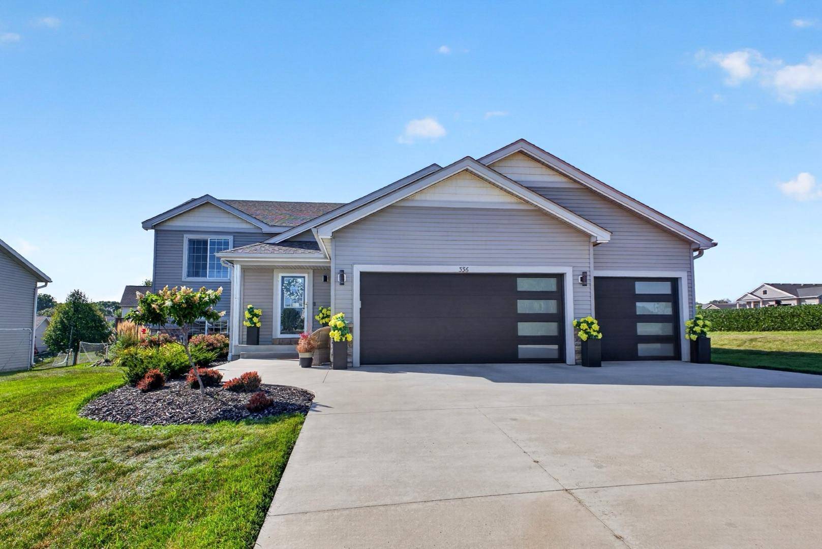 336 Interior DR, Pine Island, MN 55963