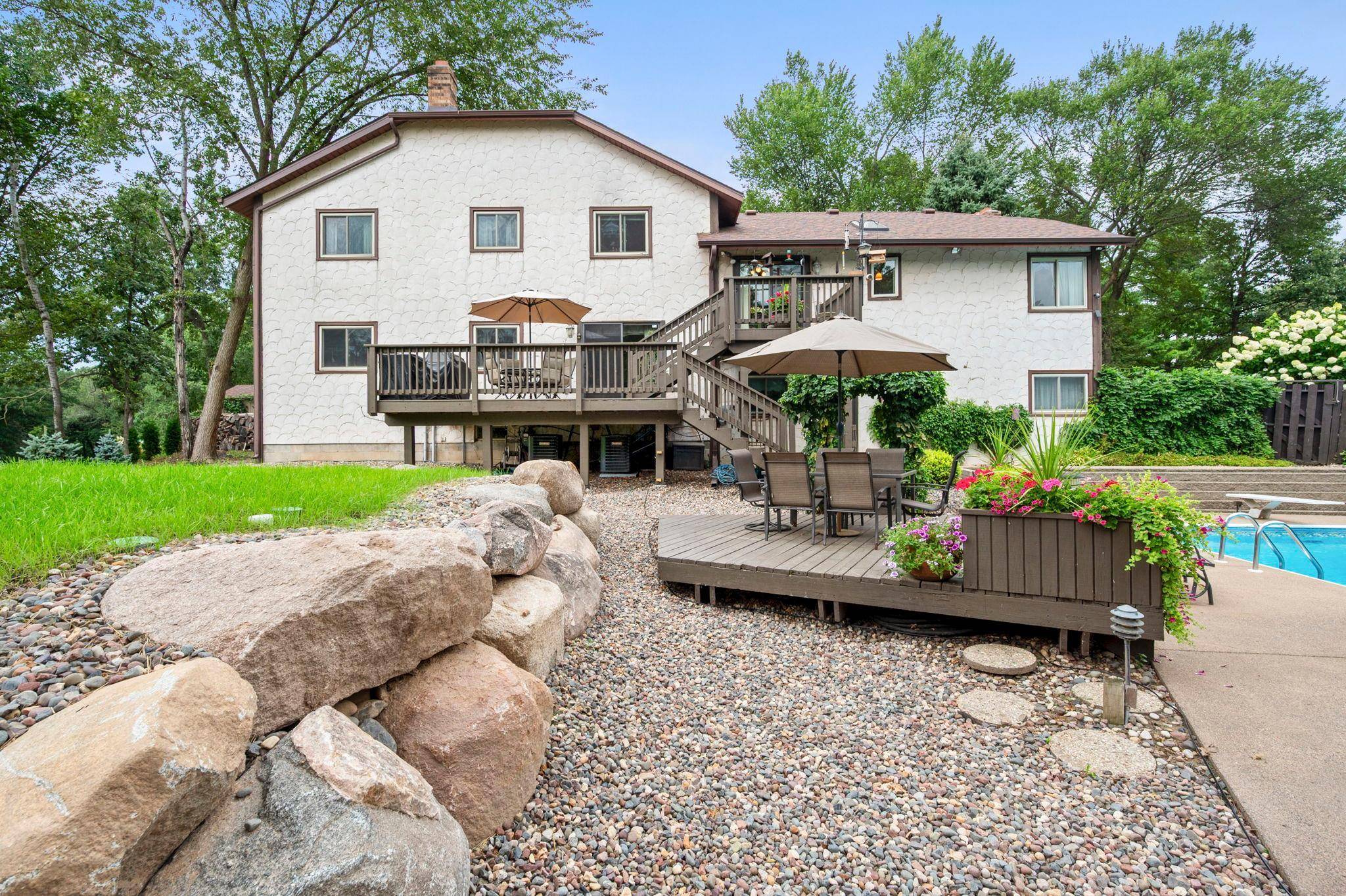 2415 Lisbon AVE N, Lake Elmo, MN 55042