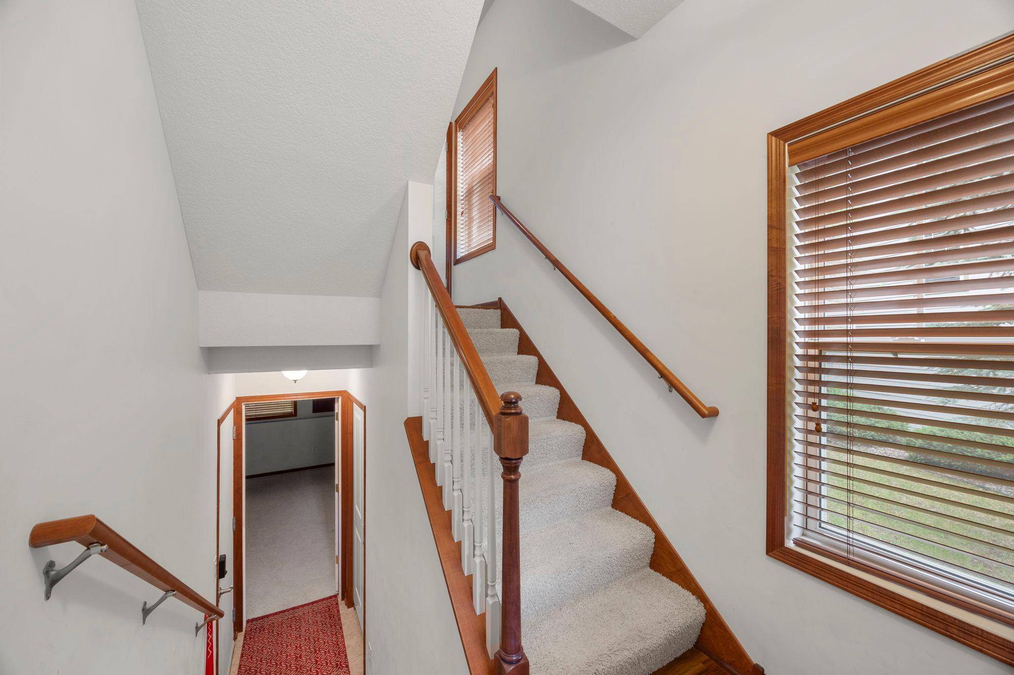 4022 Cedar Grove LN, Eagan, MN 55122