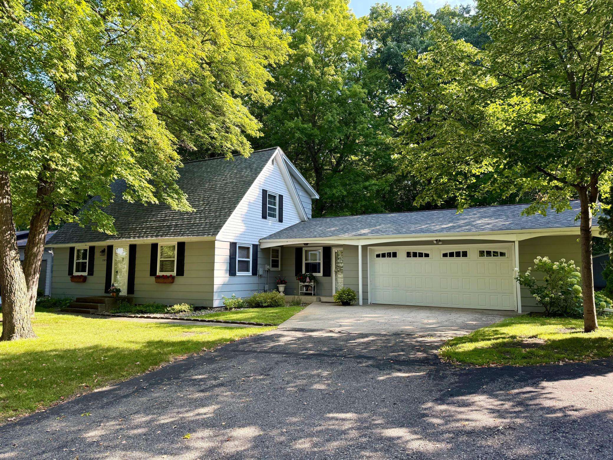 1583 E Shore DR, Detroit Lakes, MN 56501