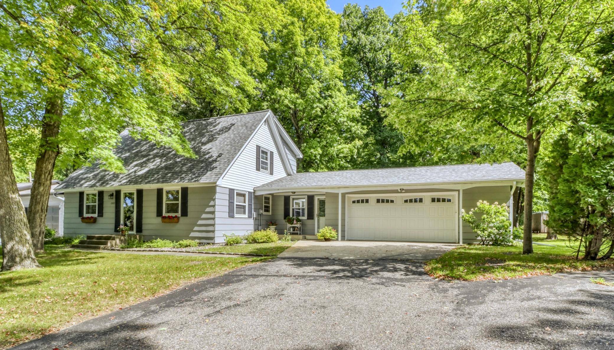 1583 E Shore DR, Detroit Lakes, MN 56501