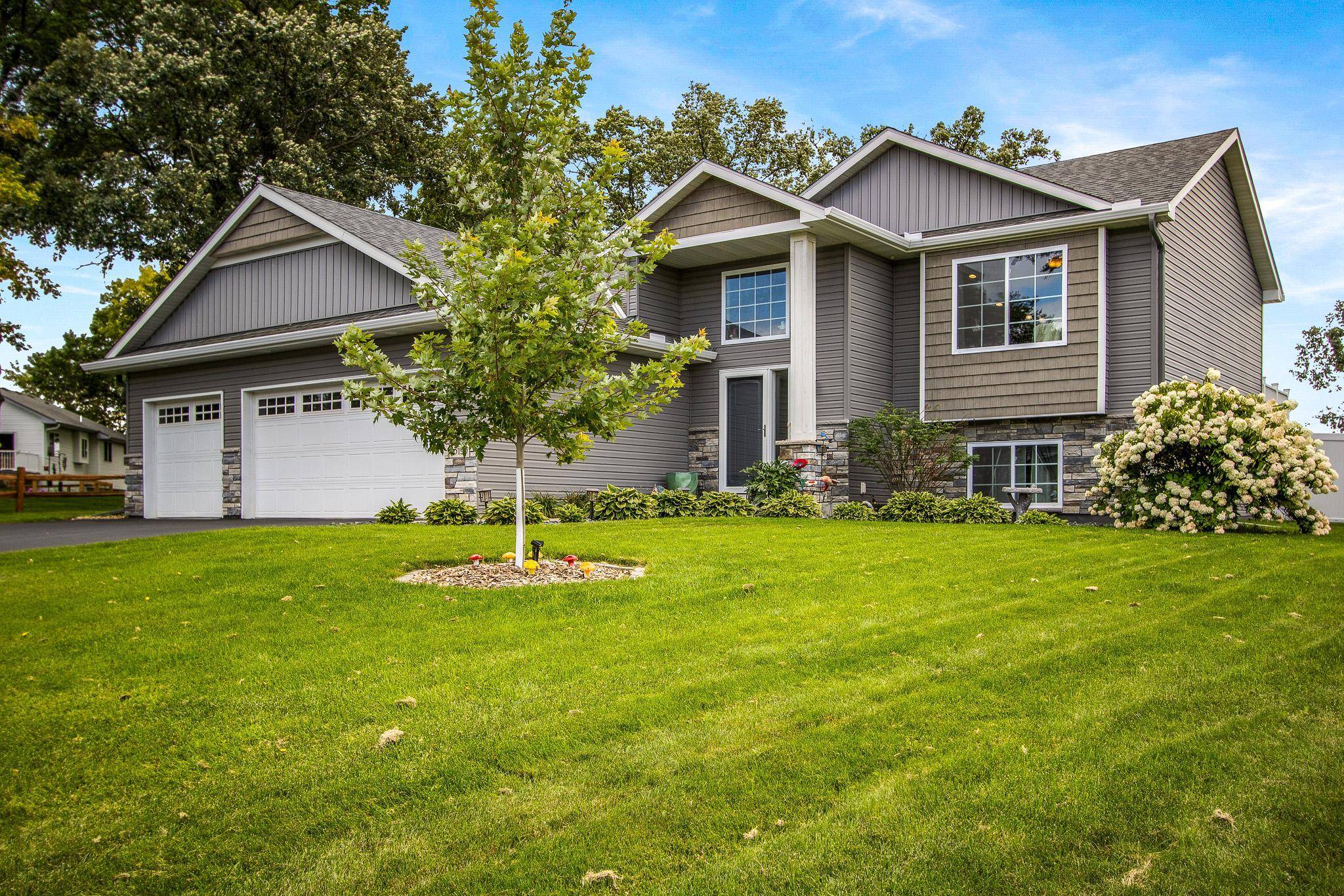 13190 10th CIR S, Zimmerman, MN 55398