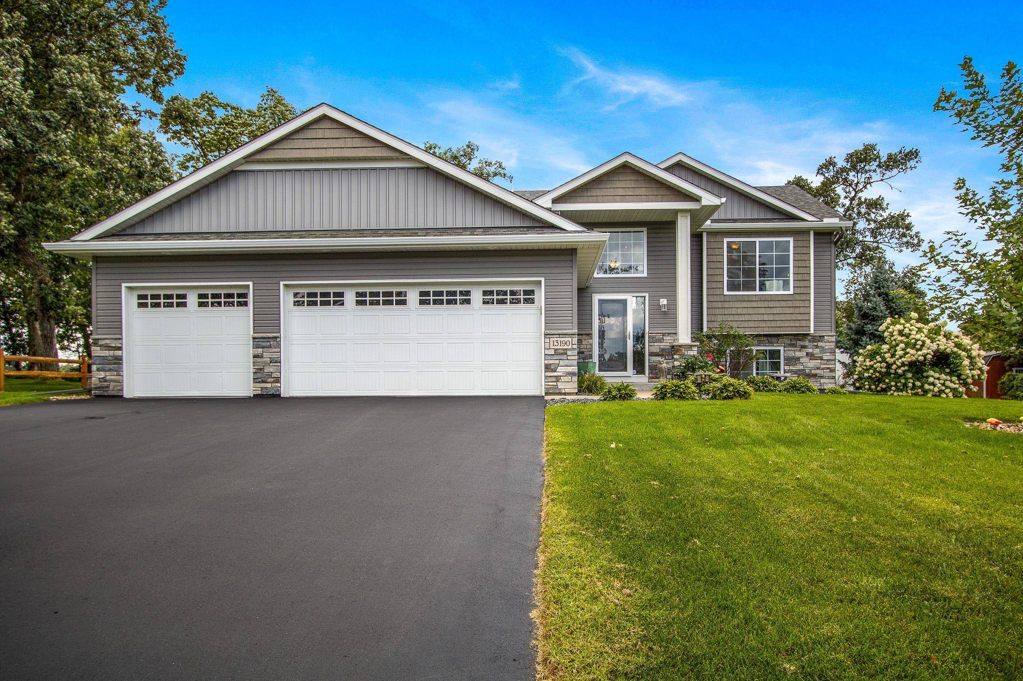 13190 10th CIR S, Zimmerman, MN 55398