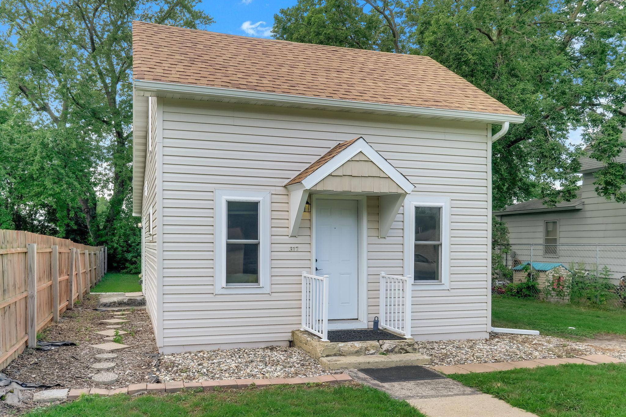 317 N Austin AVE, Litchfield, MN 55355