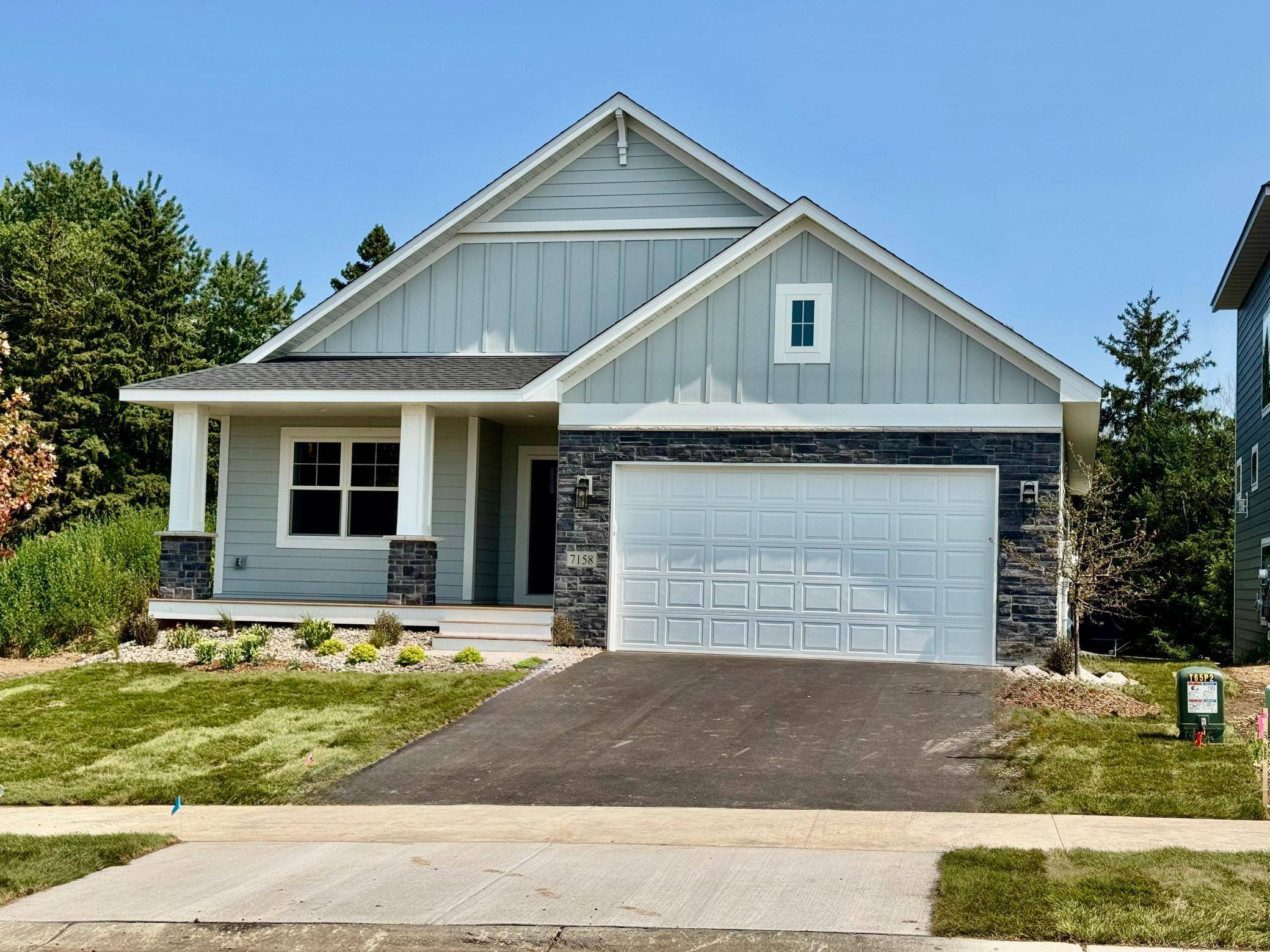 7158 Agate TRL, Inver Grove Heights, MN 55077