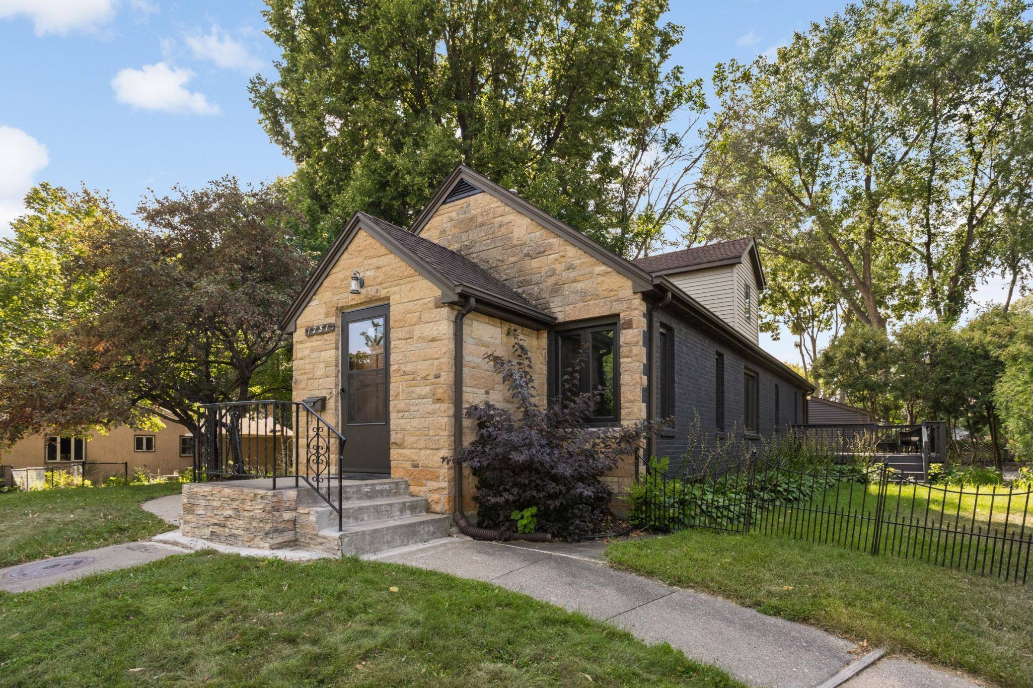 1251 Macarthur AVE, West Saint Paul, MN 55118