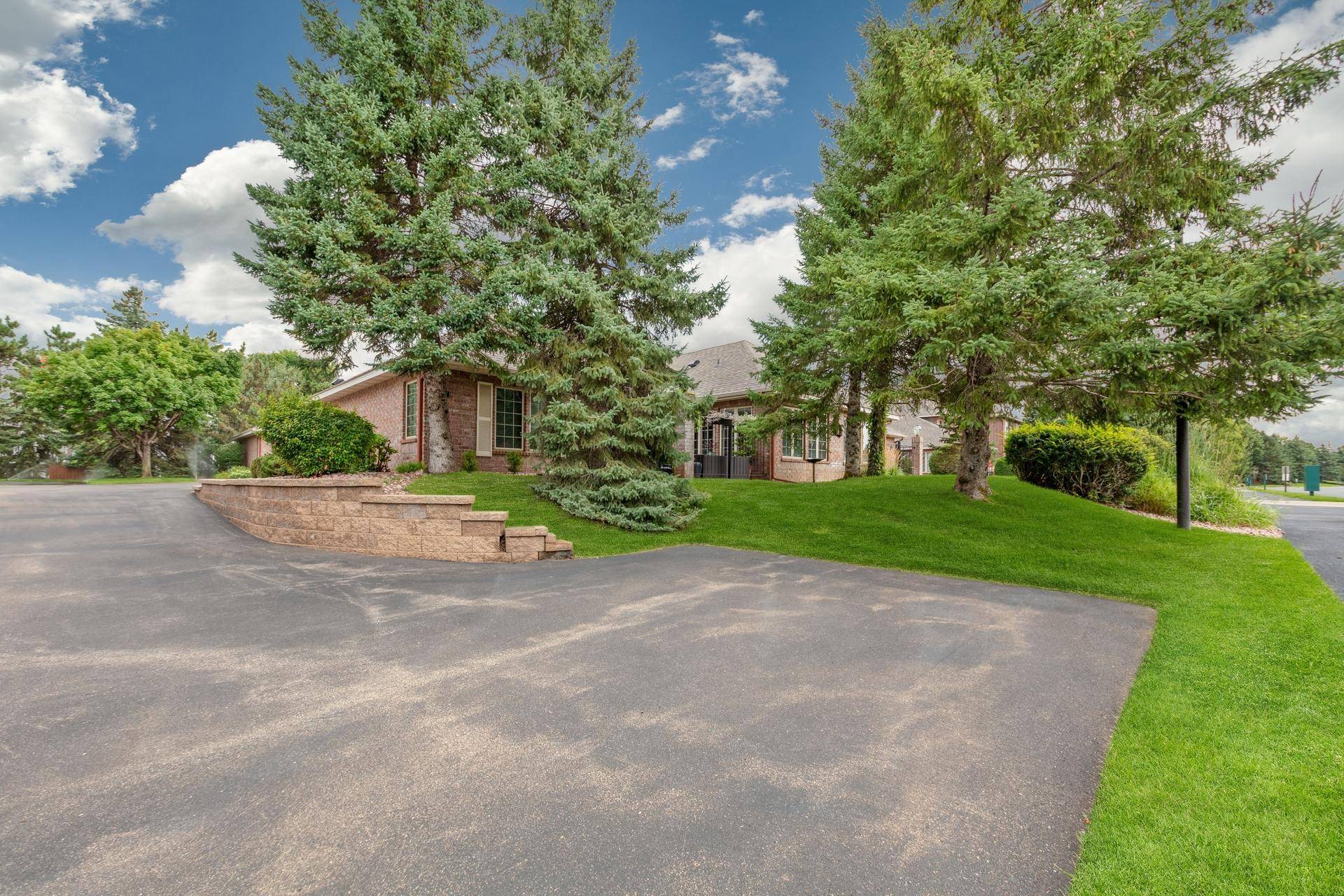 1417 Hunter Hill RD, Hudson, WI 54016