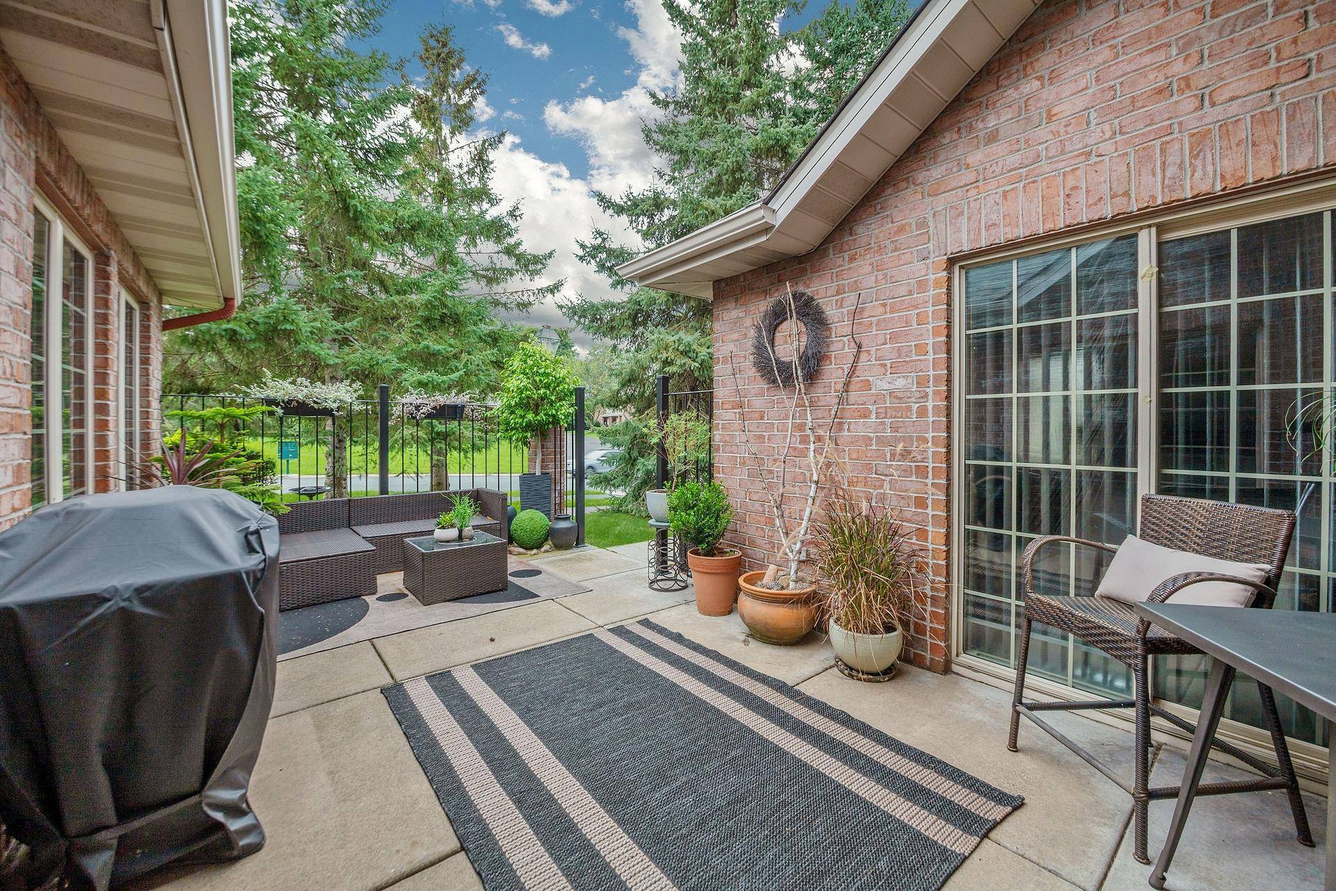 1417 Hunter Hill RD, Hudson, WI 54016
